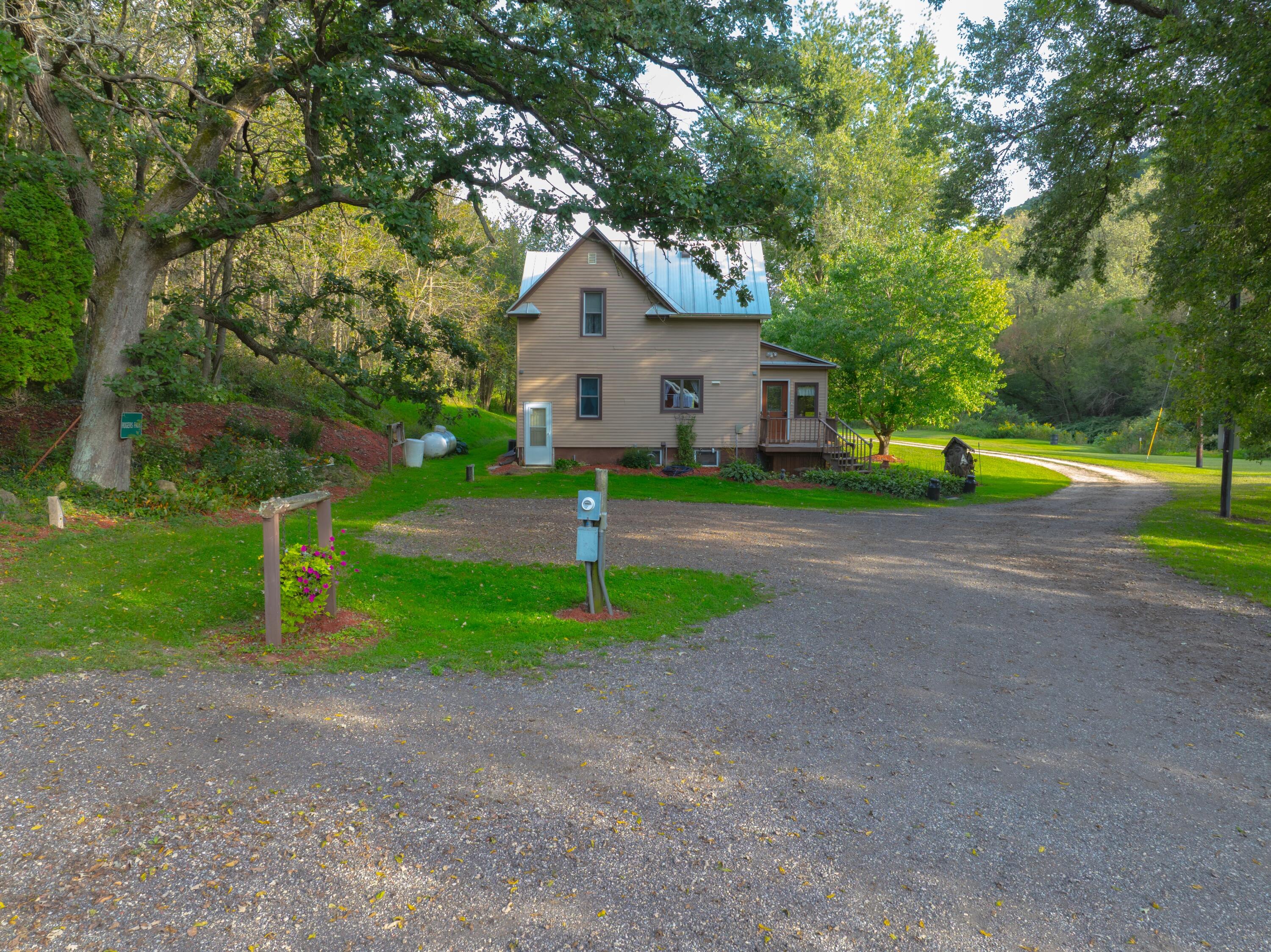 E5450 Cornell Ln Property Photo 1