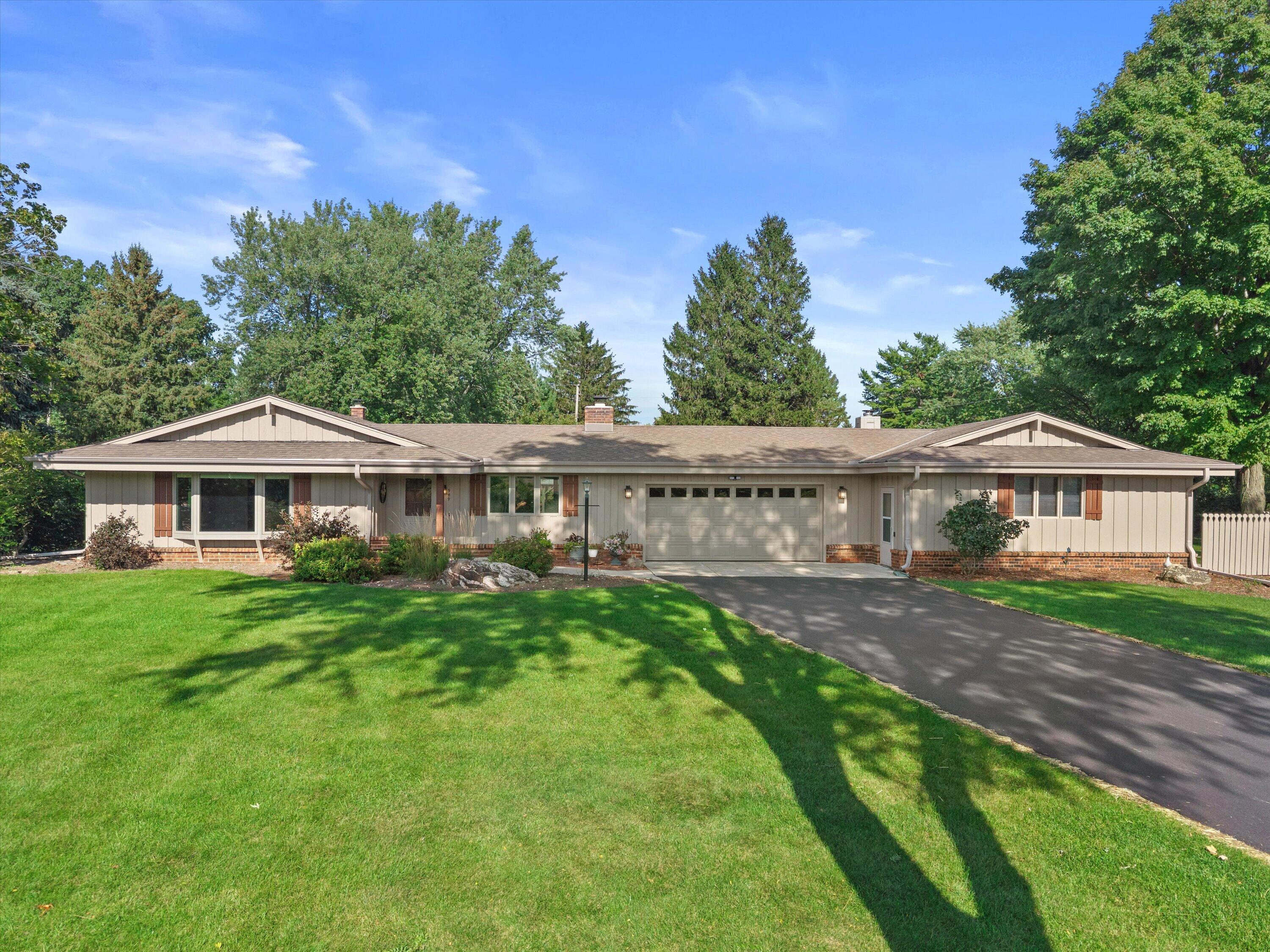 949 Hickory Hill Pkwy Property Photo 1