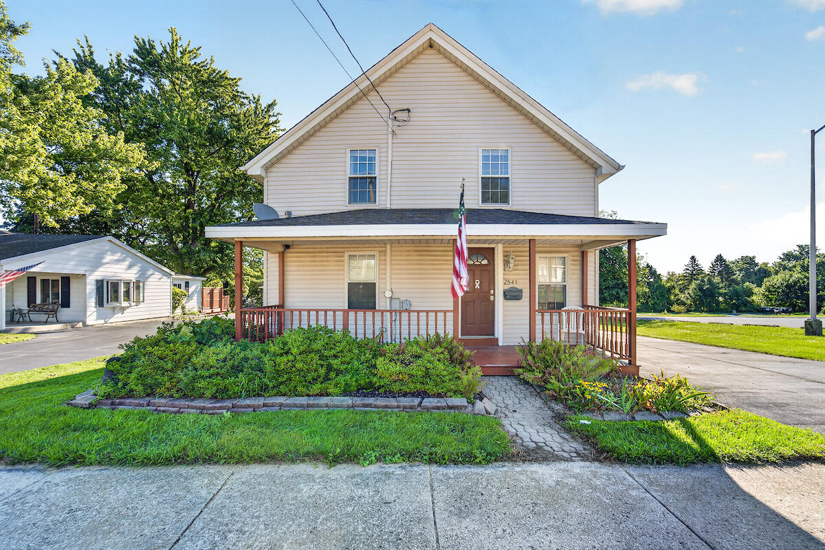 2541 Wisconsin St Property Photo 1
