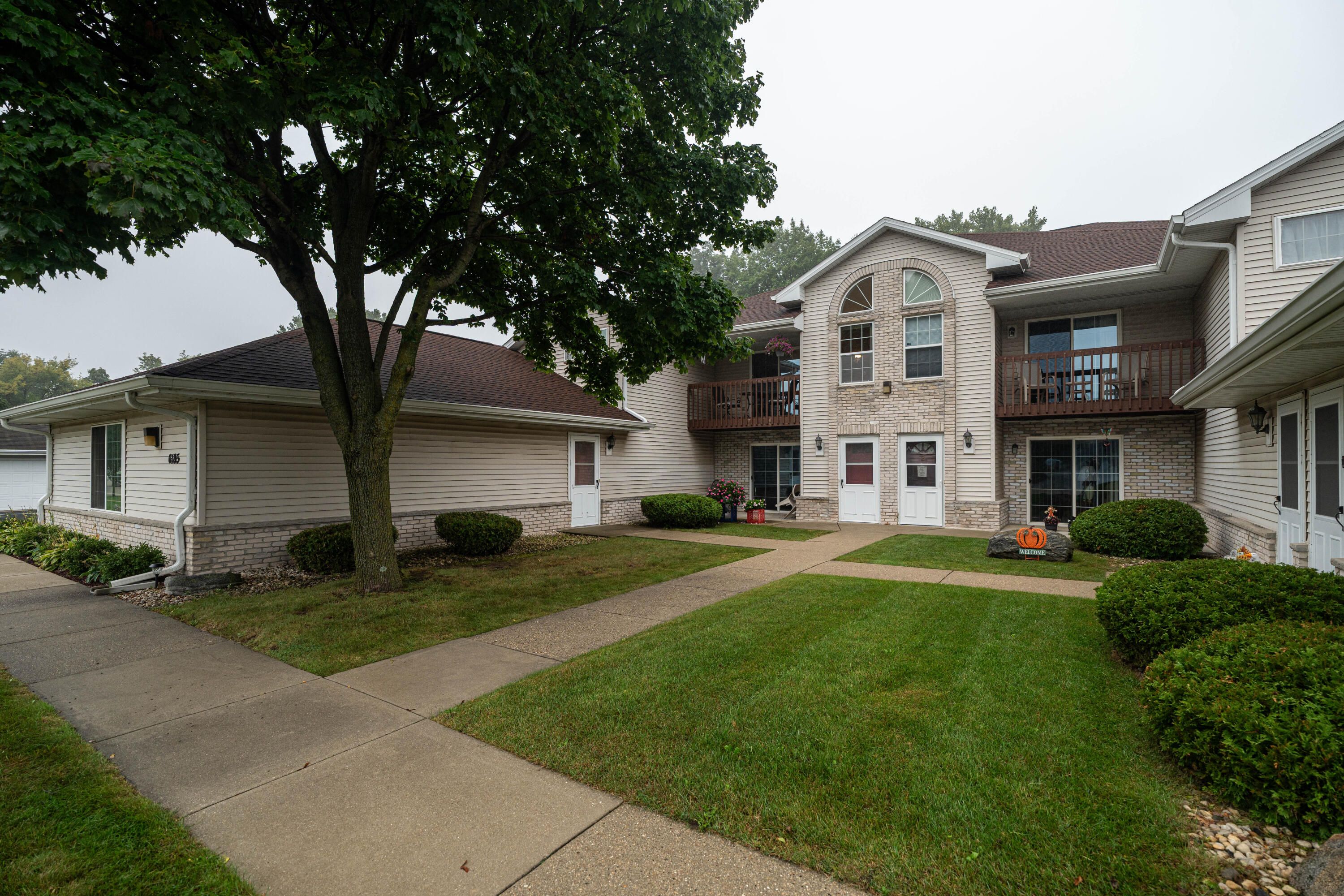 6185 S Creekside Dr Property Photo 1