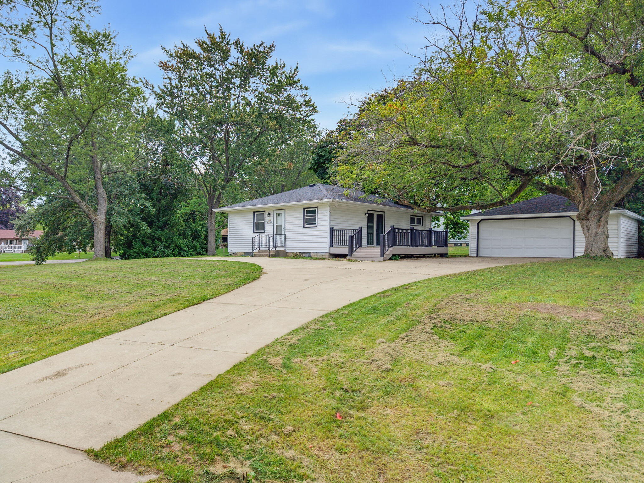 N65w14104 Hazel K Cir Property Photo 1
