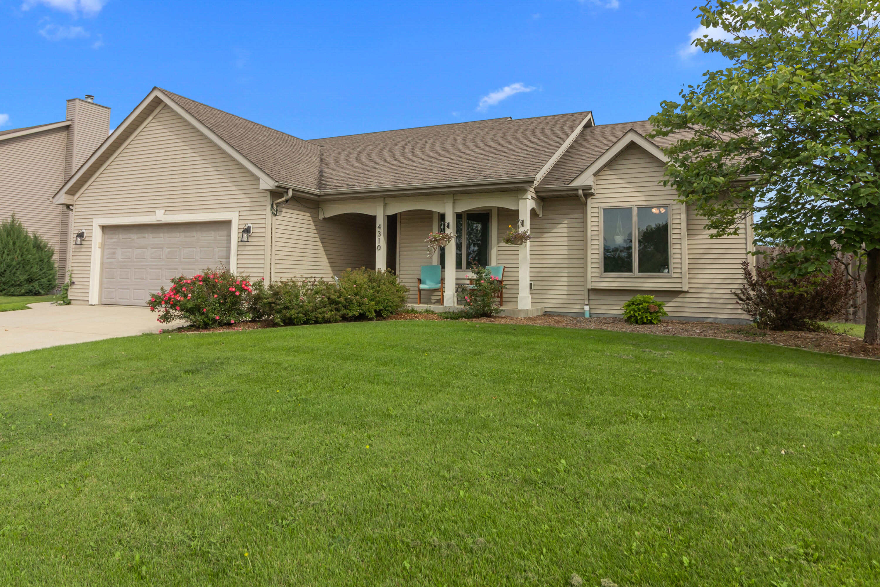 4310 20th Pl Property Photo 1
