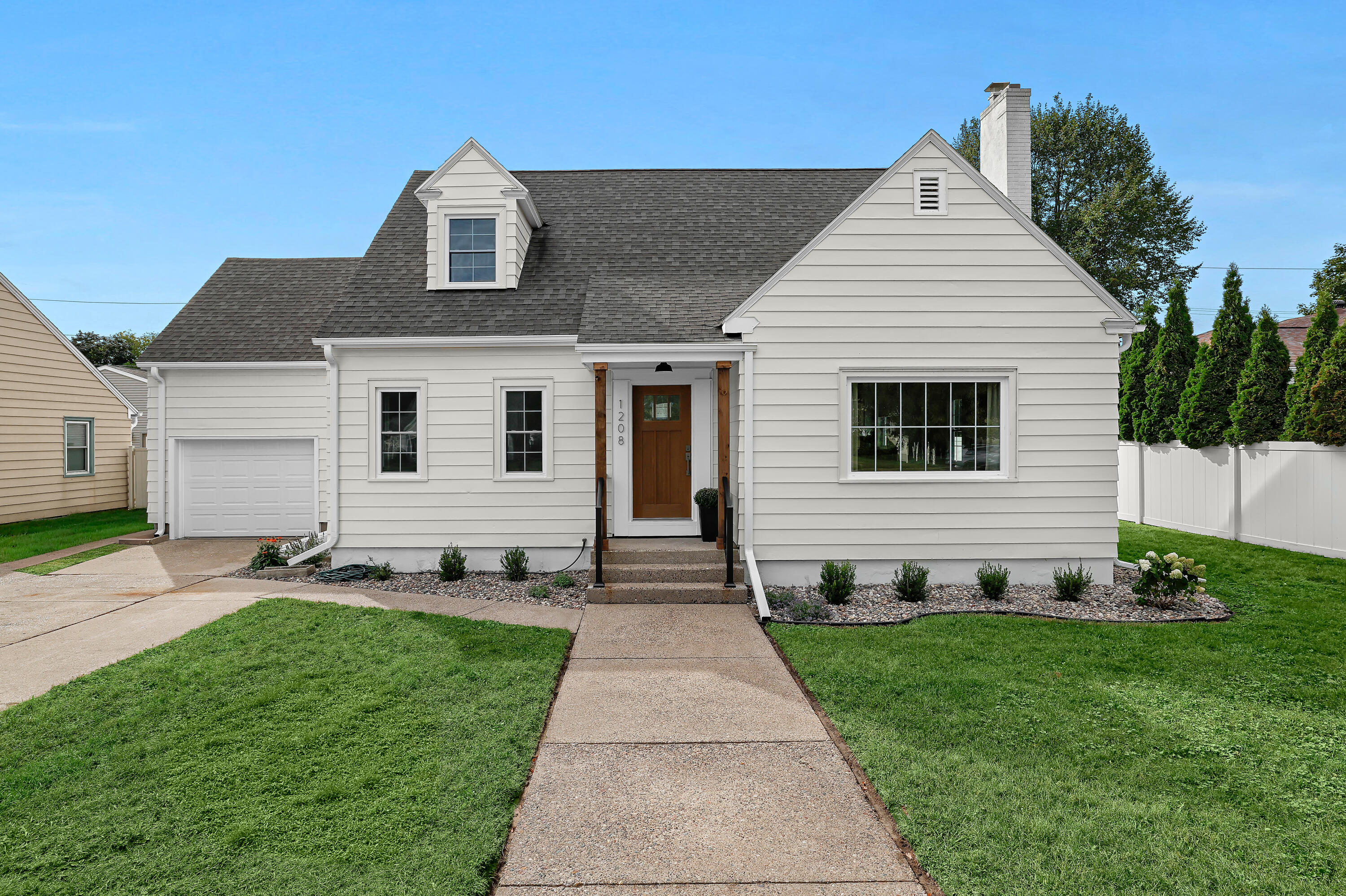 1208 Losey Blvd Property Photo 1