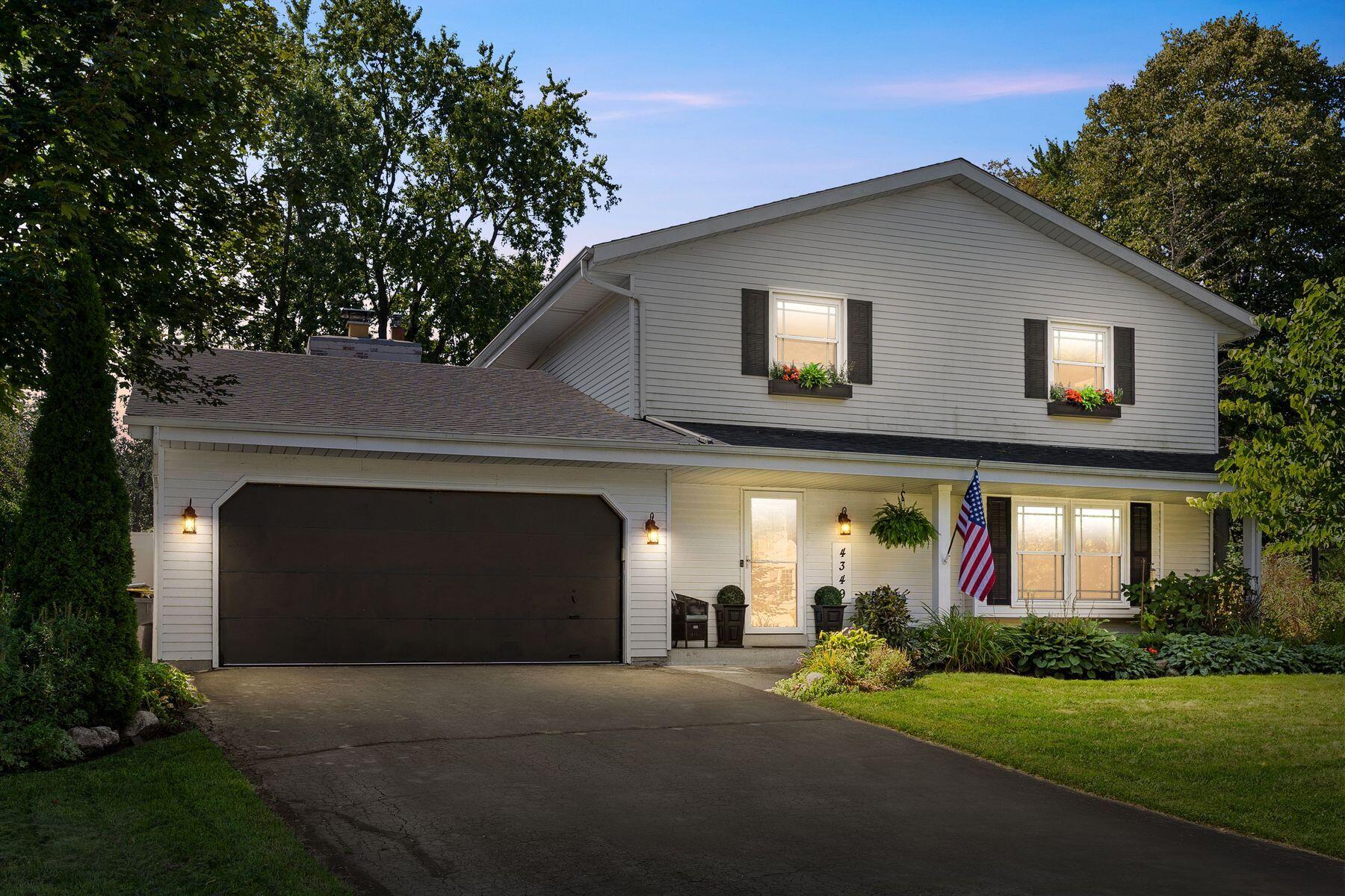 4349 Woodbury Ln Property Photo 1