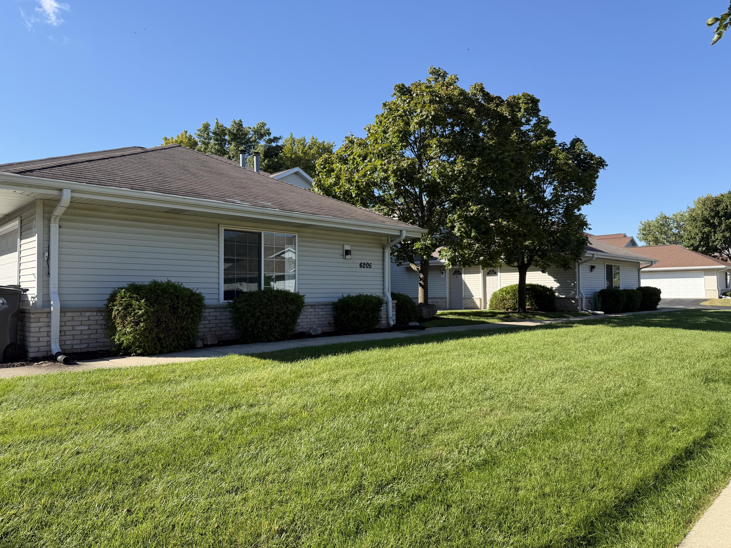 6205 S Creekside Dr Property Photo 1