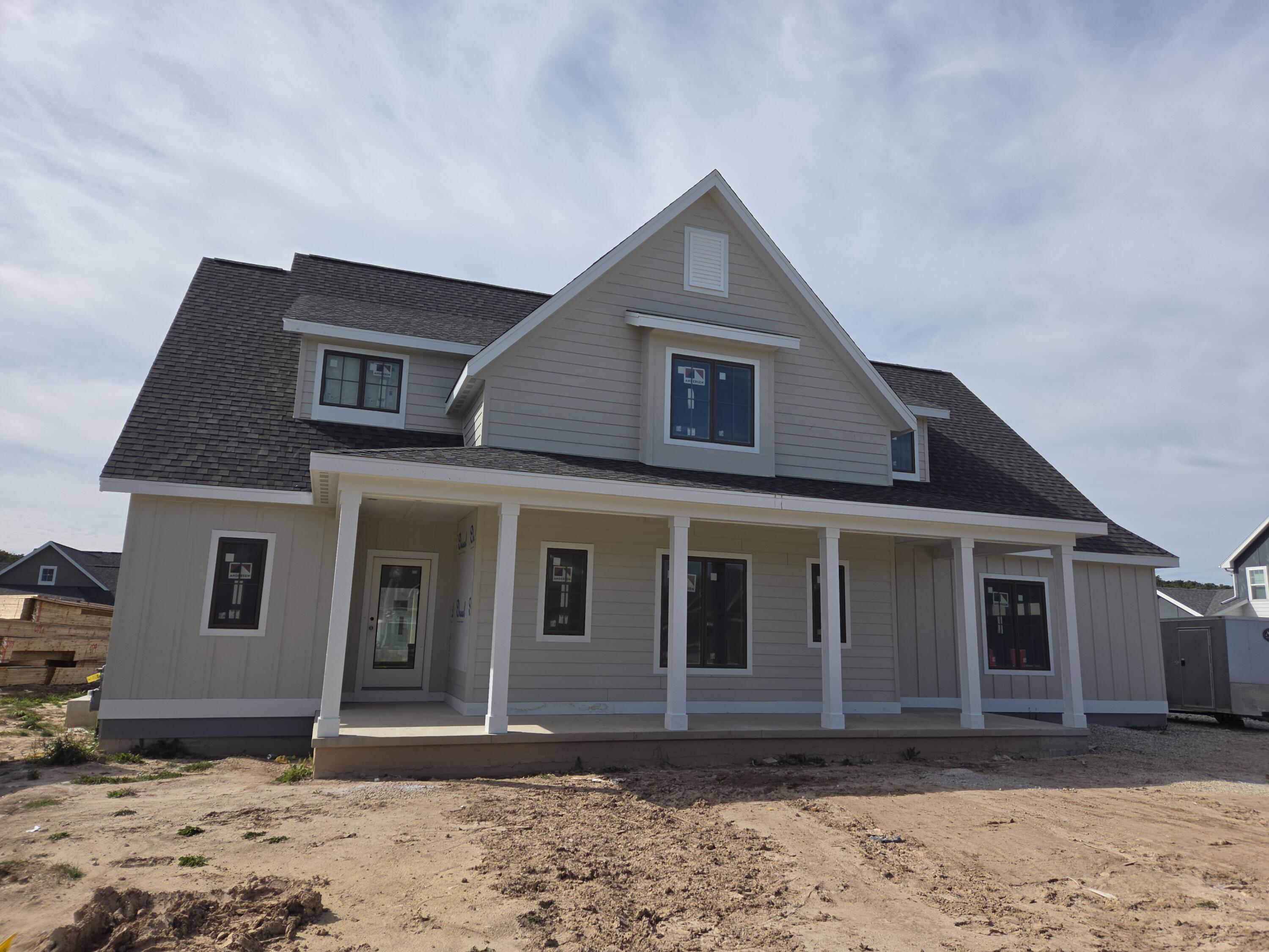 560 Meadow Cir Property Photo 1