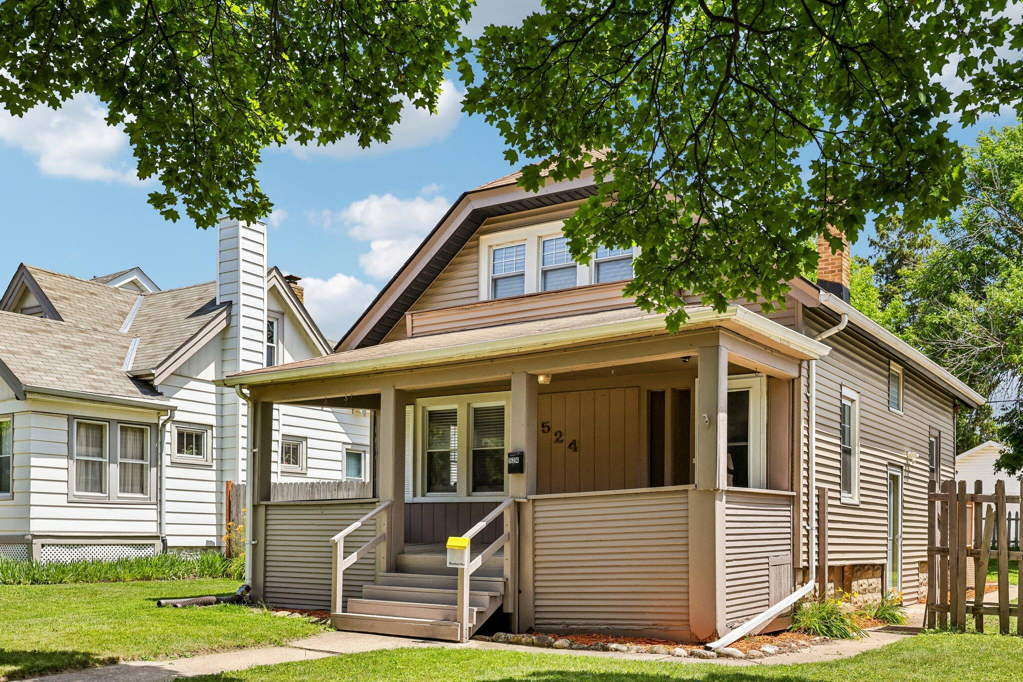 524 S Oak Park Ct Property Photo 1