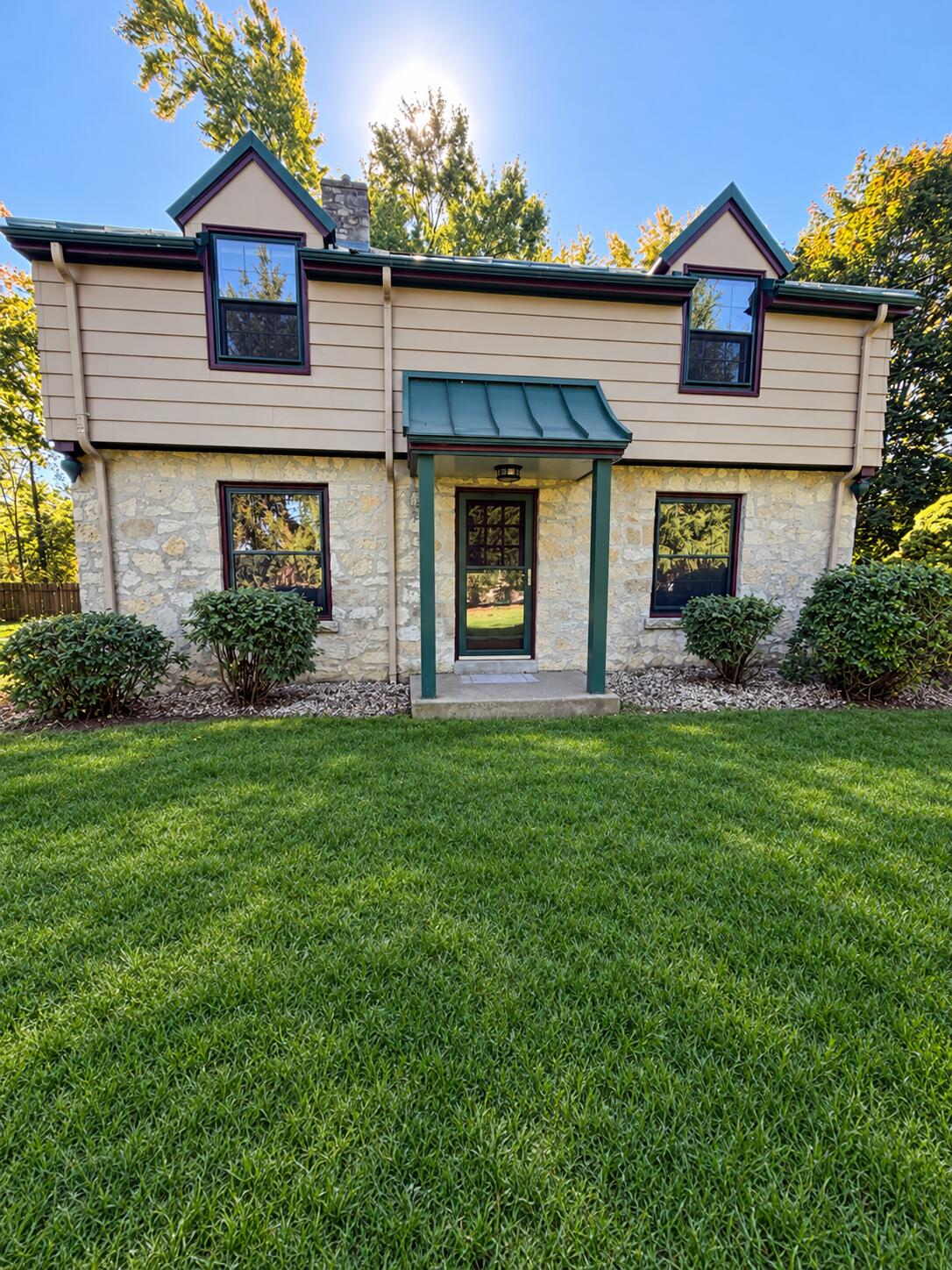 1177 Lakefield Rd Property Photo 1