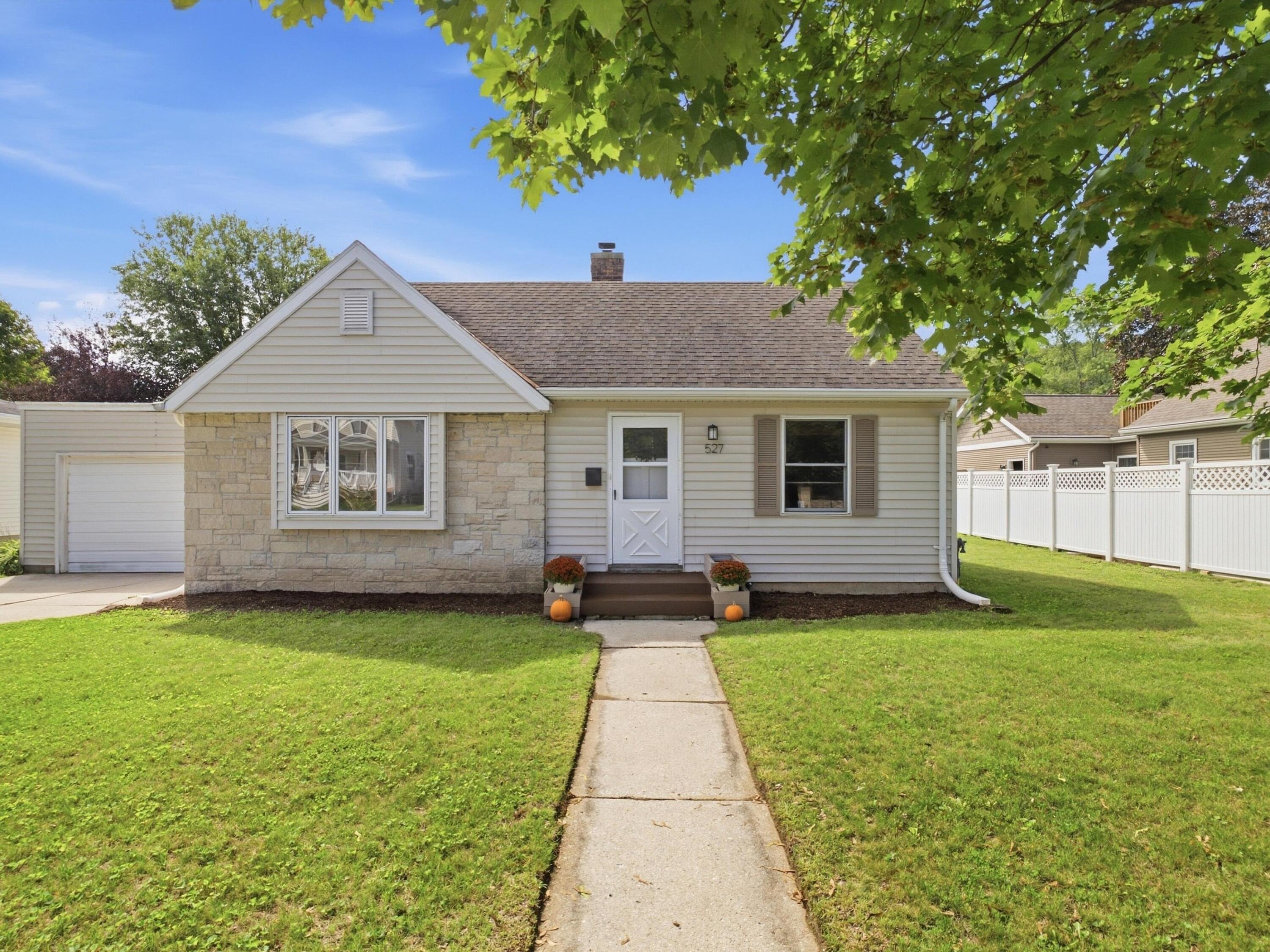 527 Schwartz St Property Photo 1