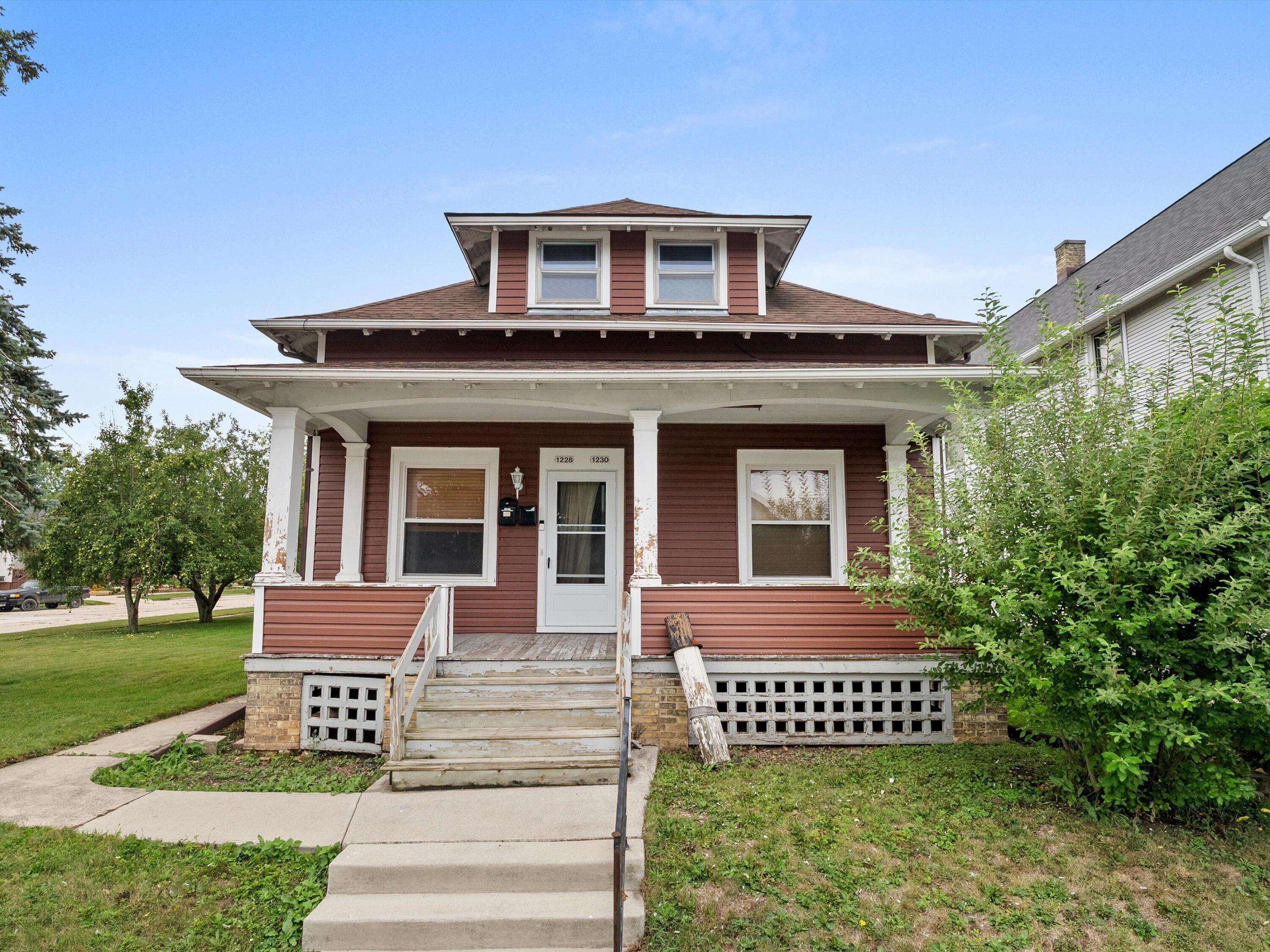 1228 S 17th St Property Photo 1
