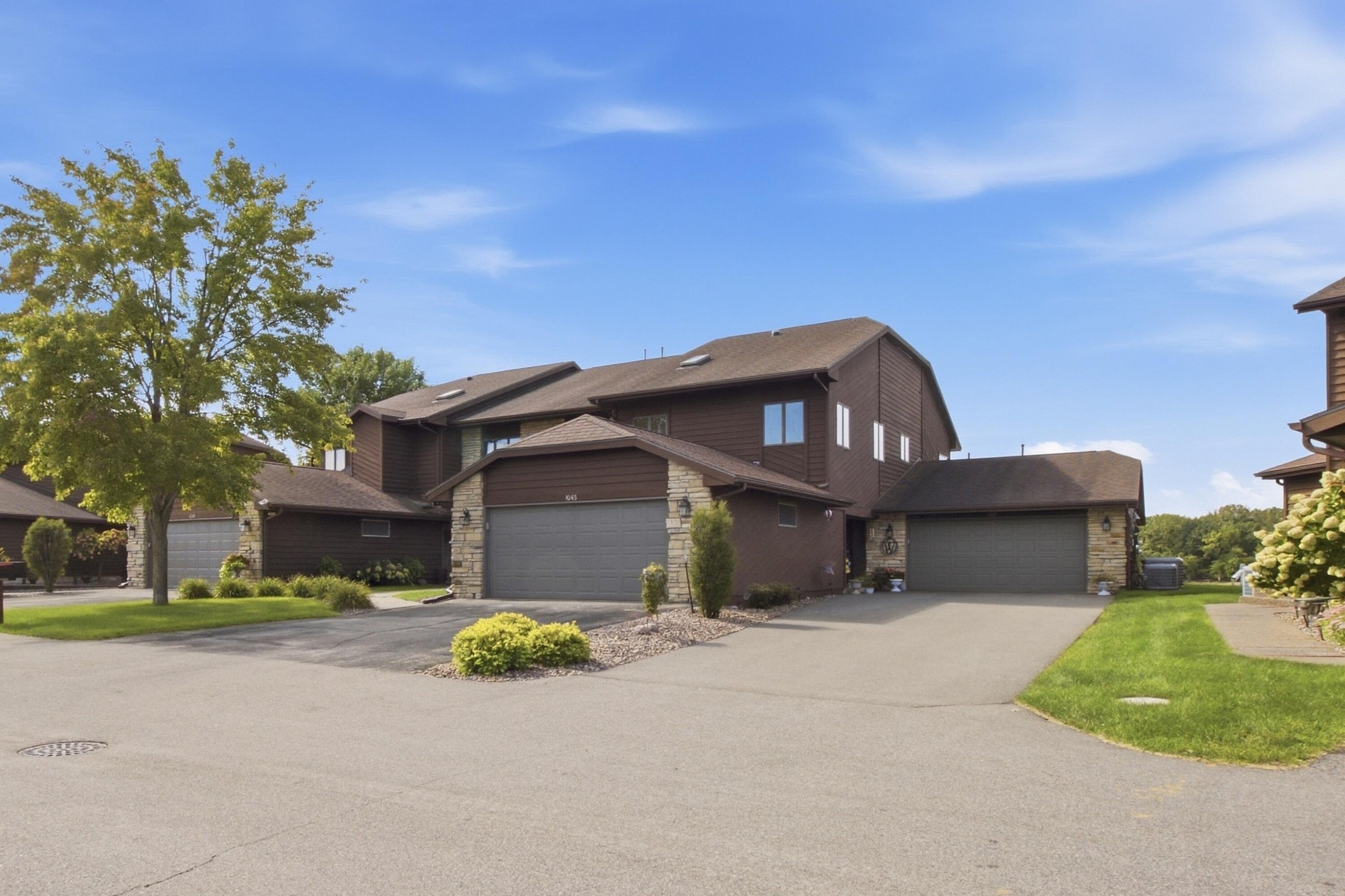 1043 Lauderdale - Property Photo 1