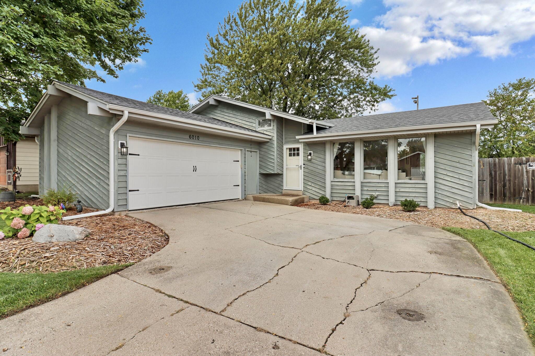 6010 68th St Property Photo 1