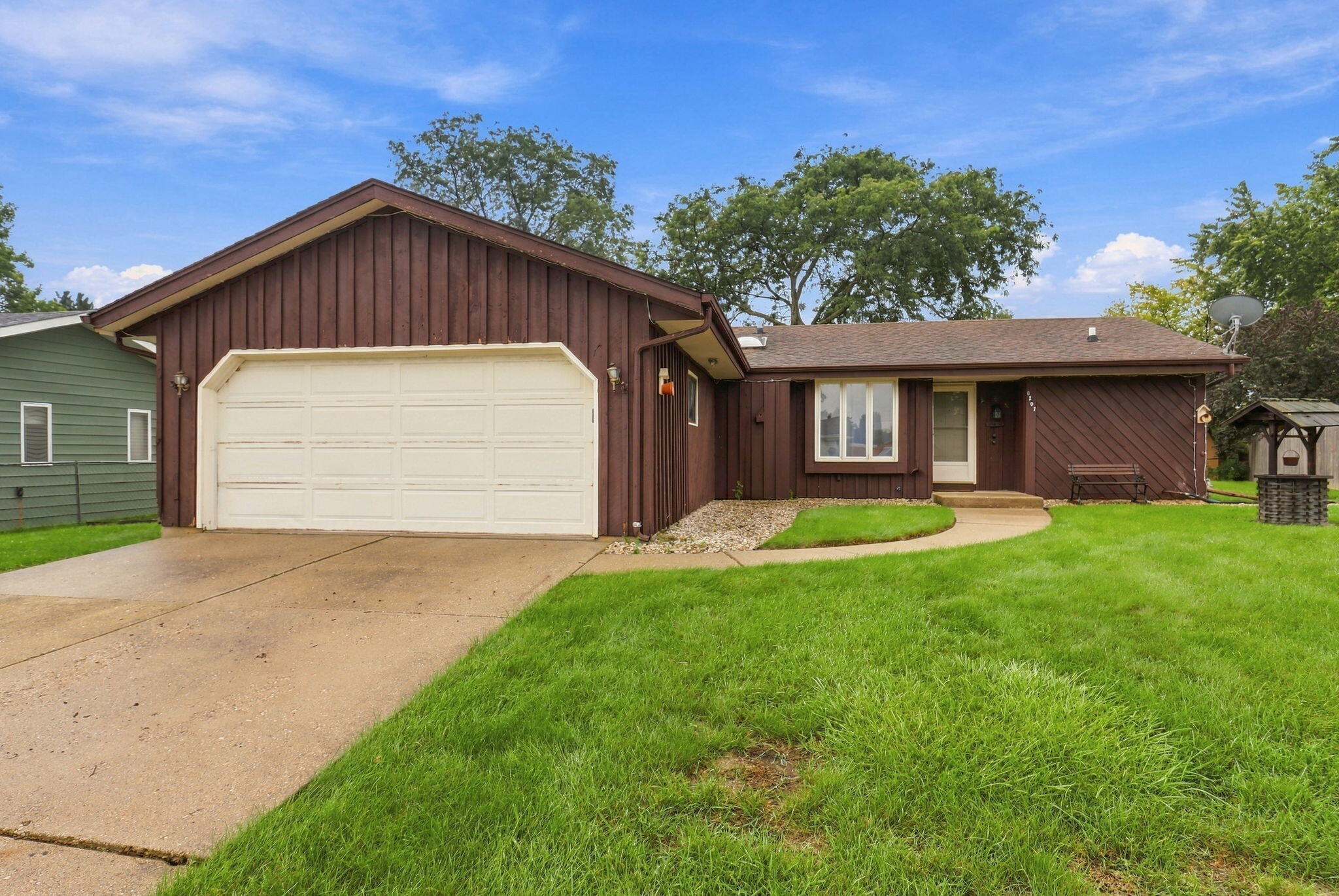 6207 68th St Property Photo 1