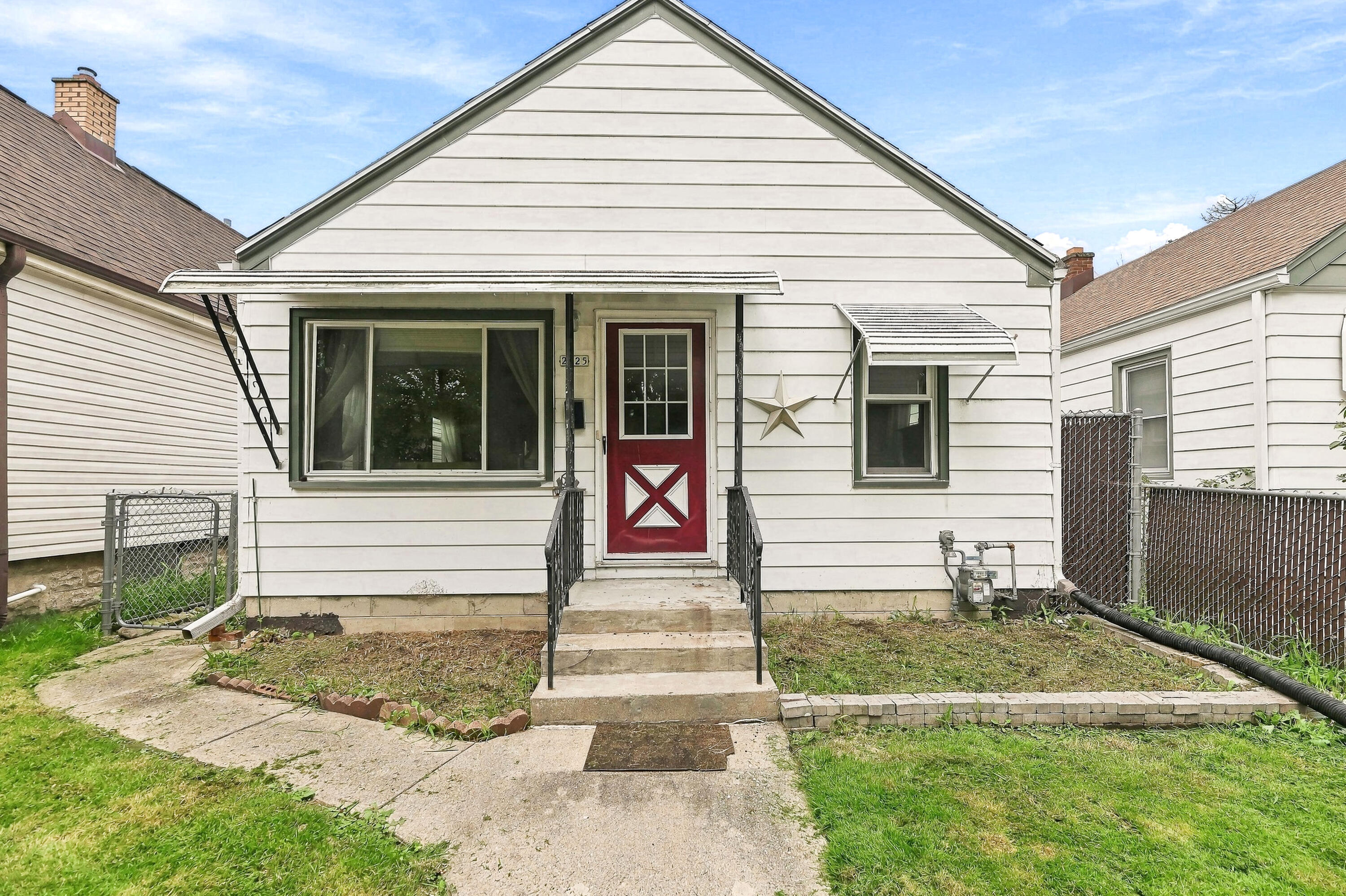 2425 S 63rd St Property Photo 1