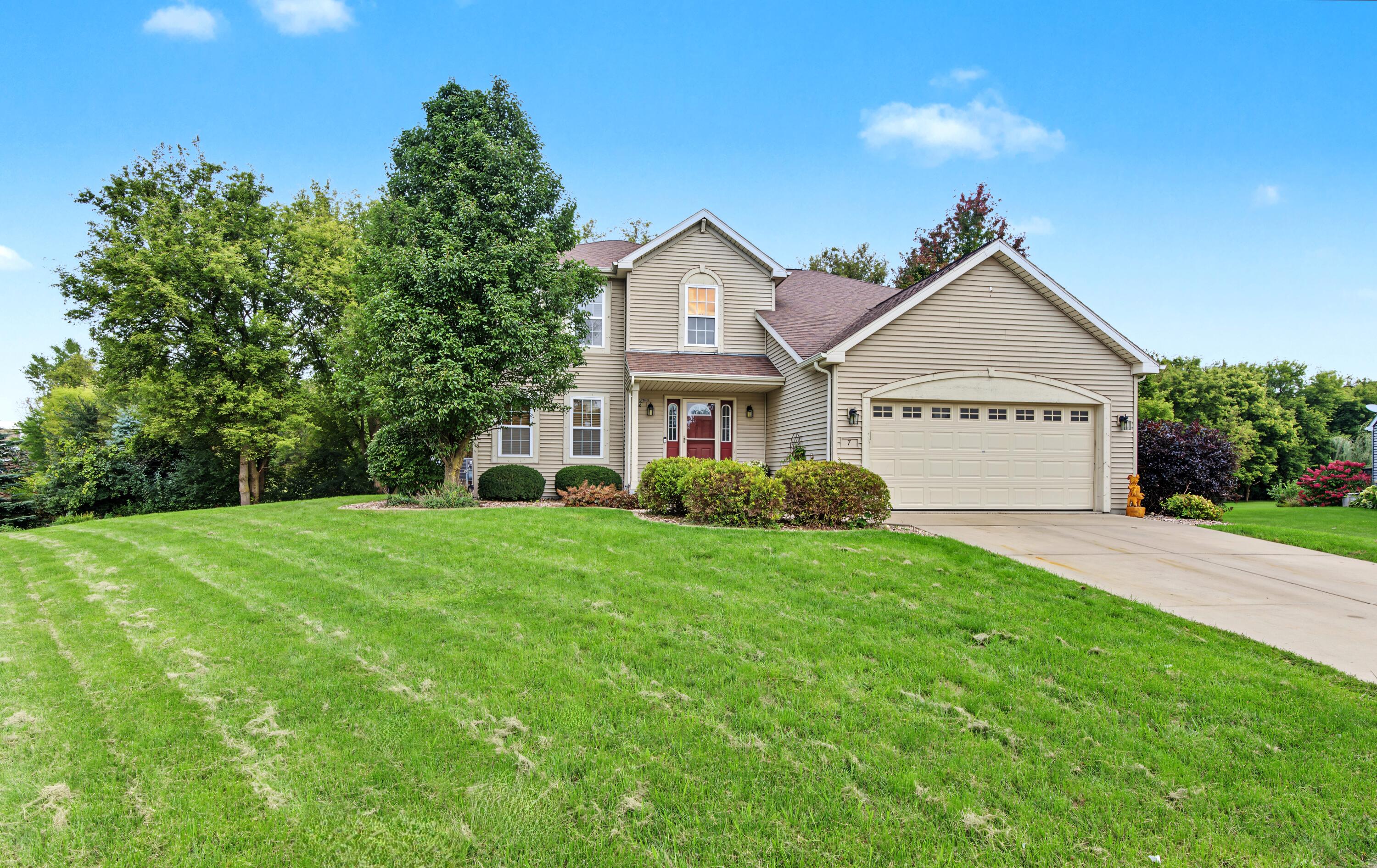 7 Woodridge Ln Property Photo 1