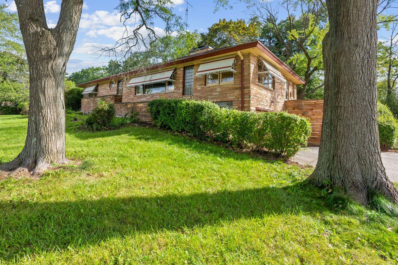 2300 Kevenauer Dr Property Photo 1