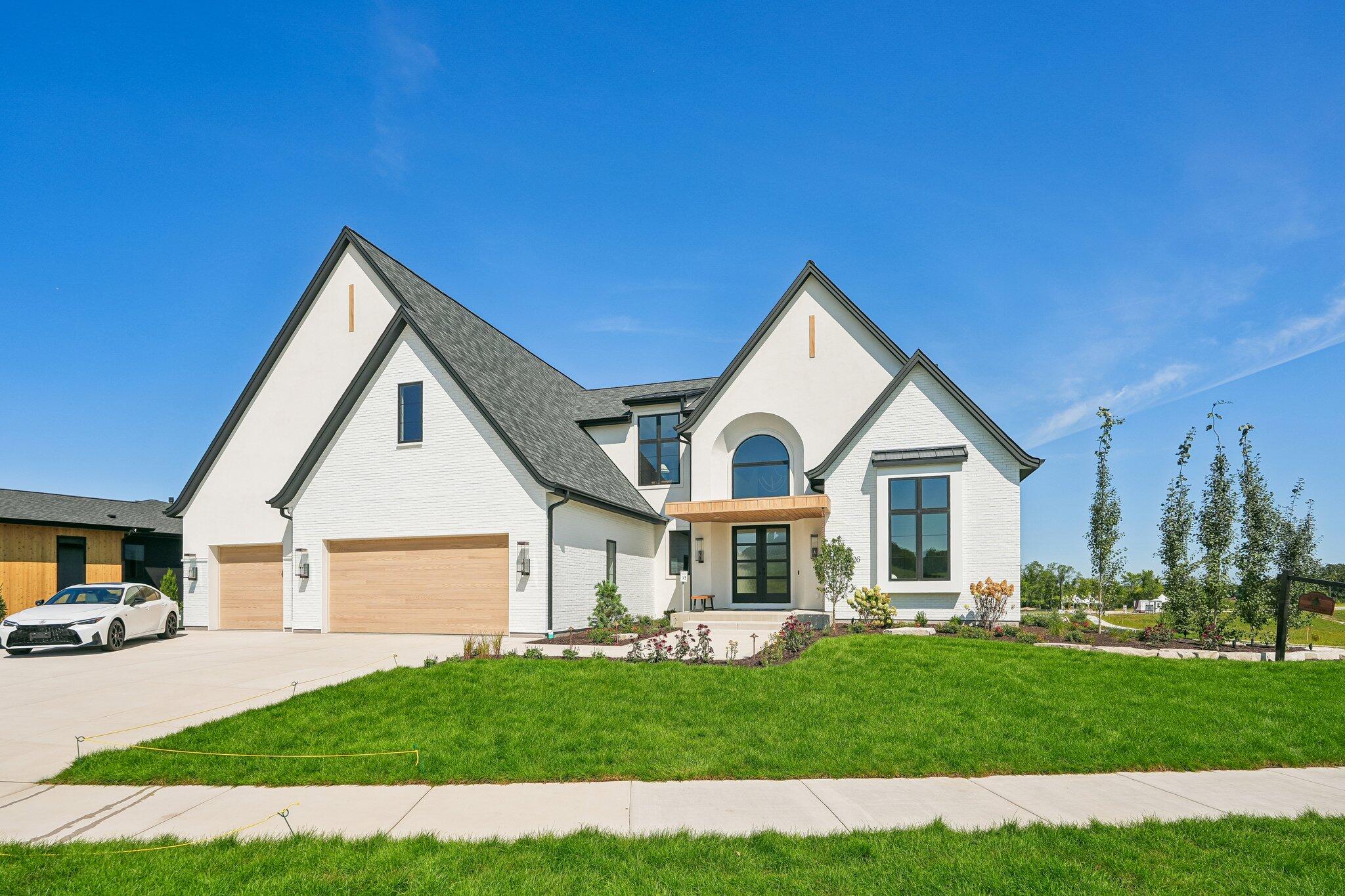 N50w18626 Woodfield Way Property Photo 1