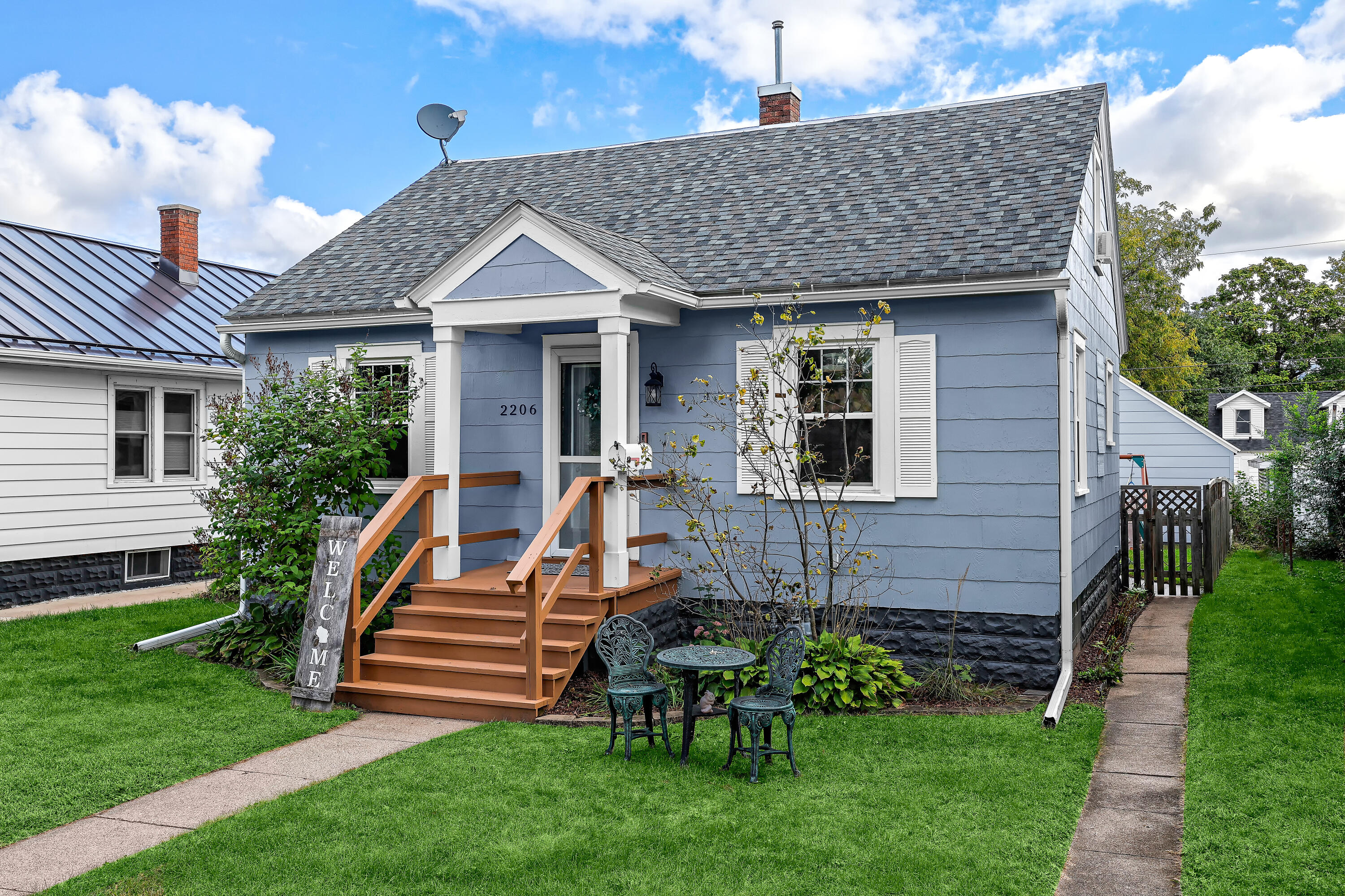 2206 Prospect St Property Photo 1