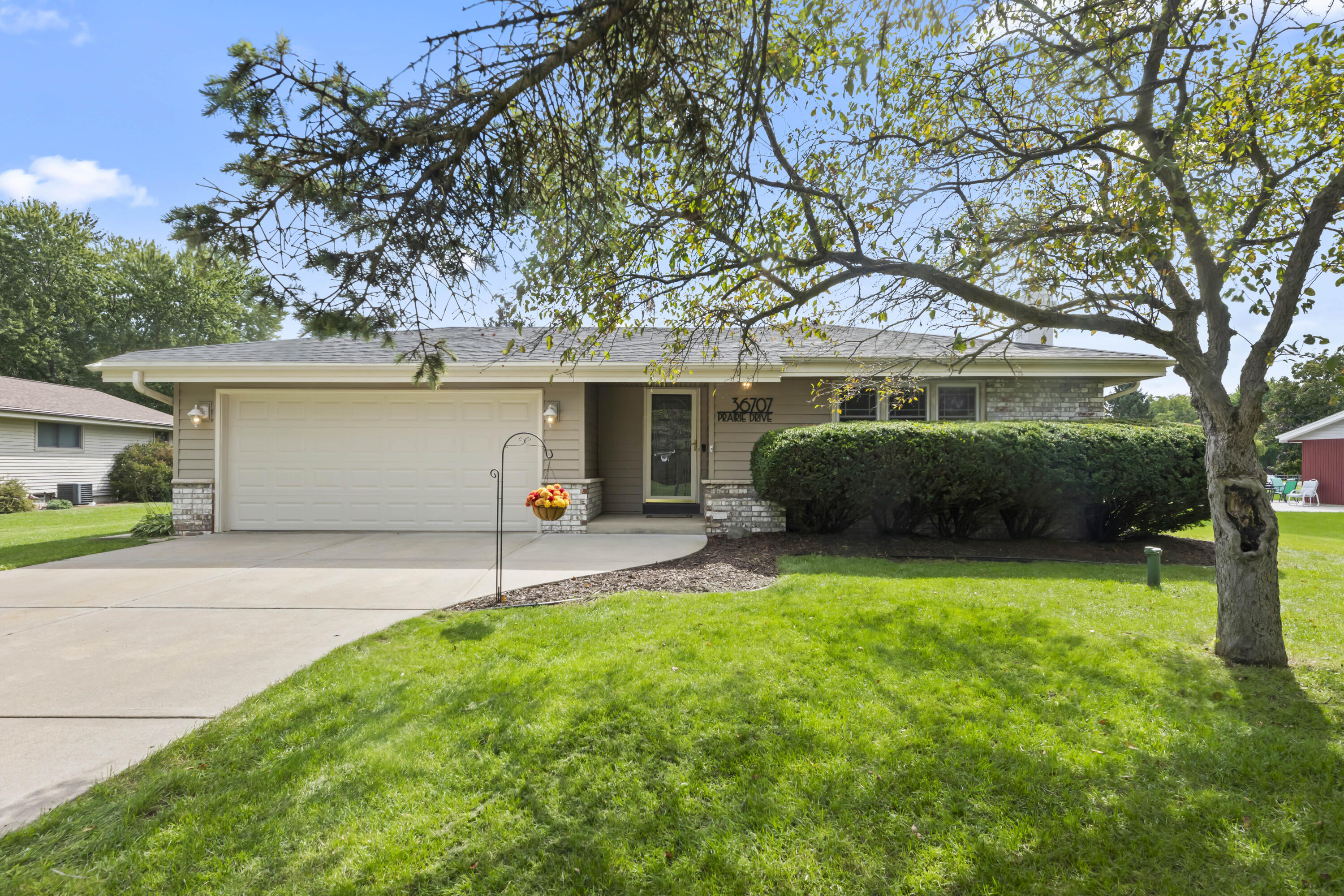 36707 Prairie Dr Property Photo 1