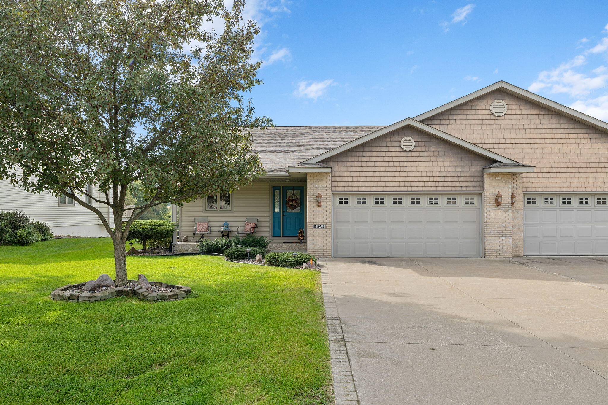 W5415 Timbercreek Trl Property Photo 1