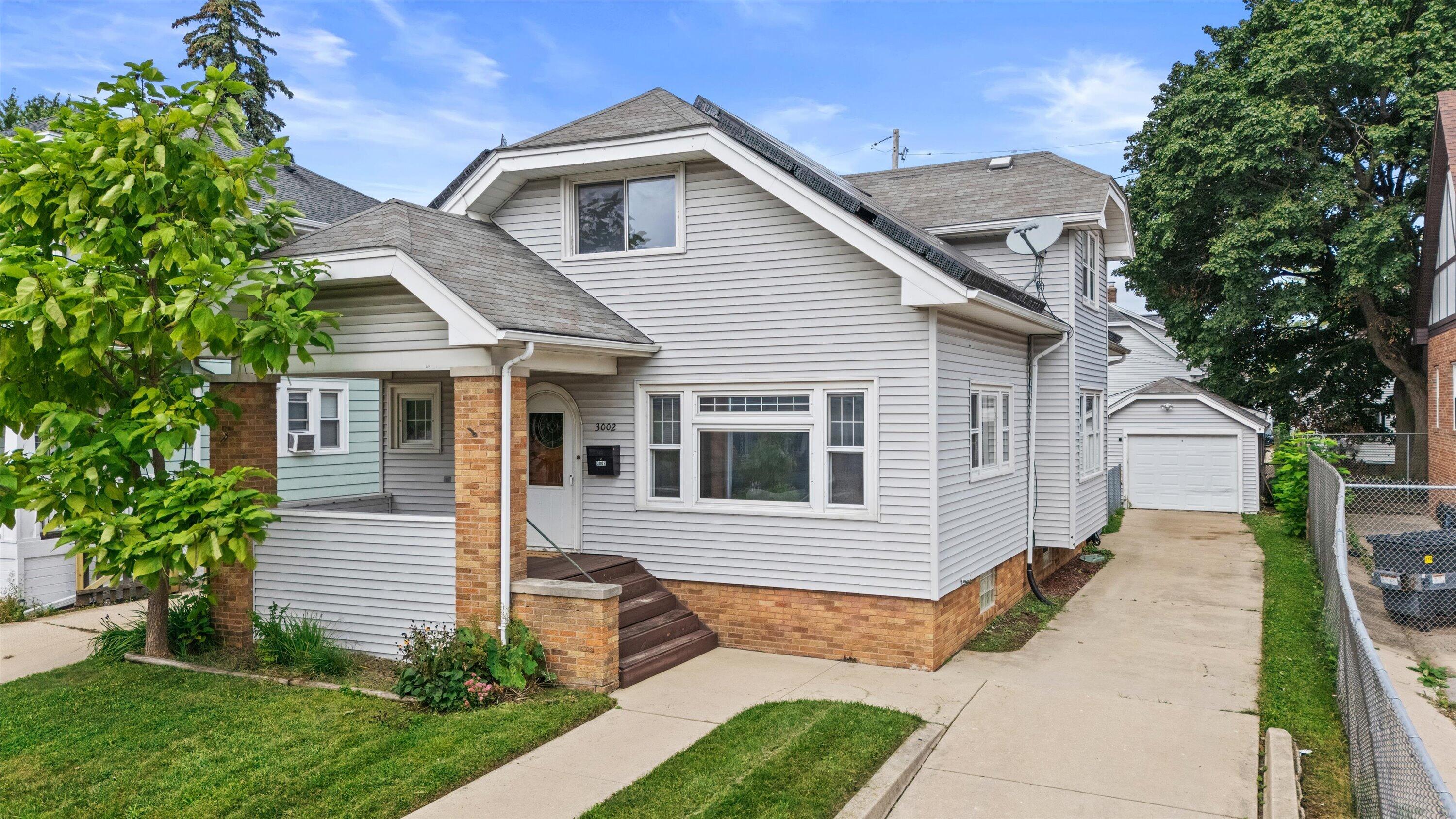 3002 Bate St Property Photo 1