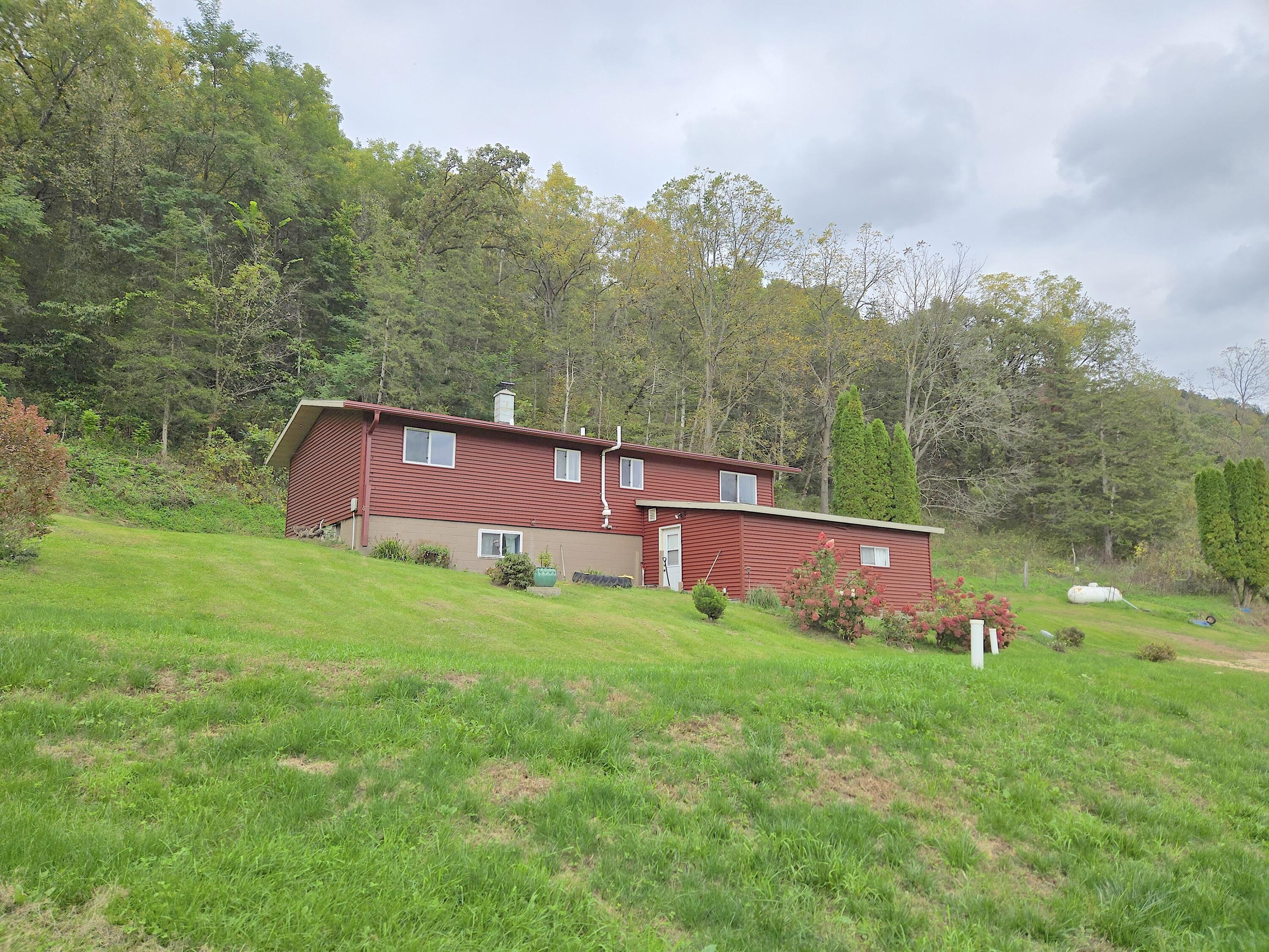 E5624 Spring Coulee Rd Property Photo 1