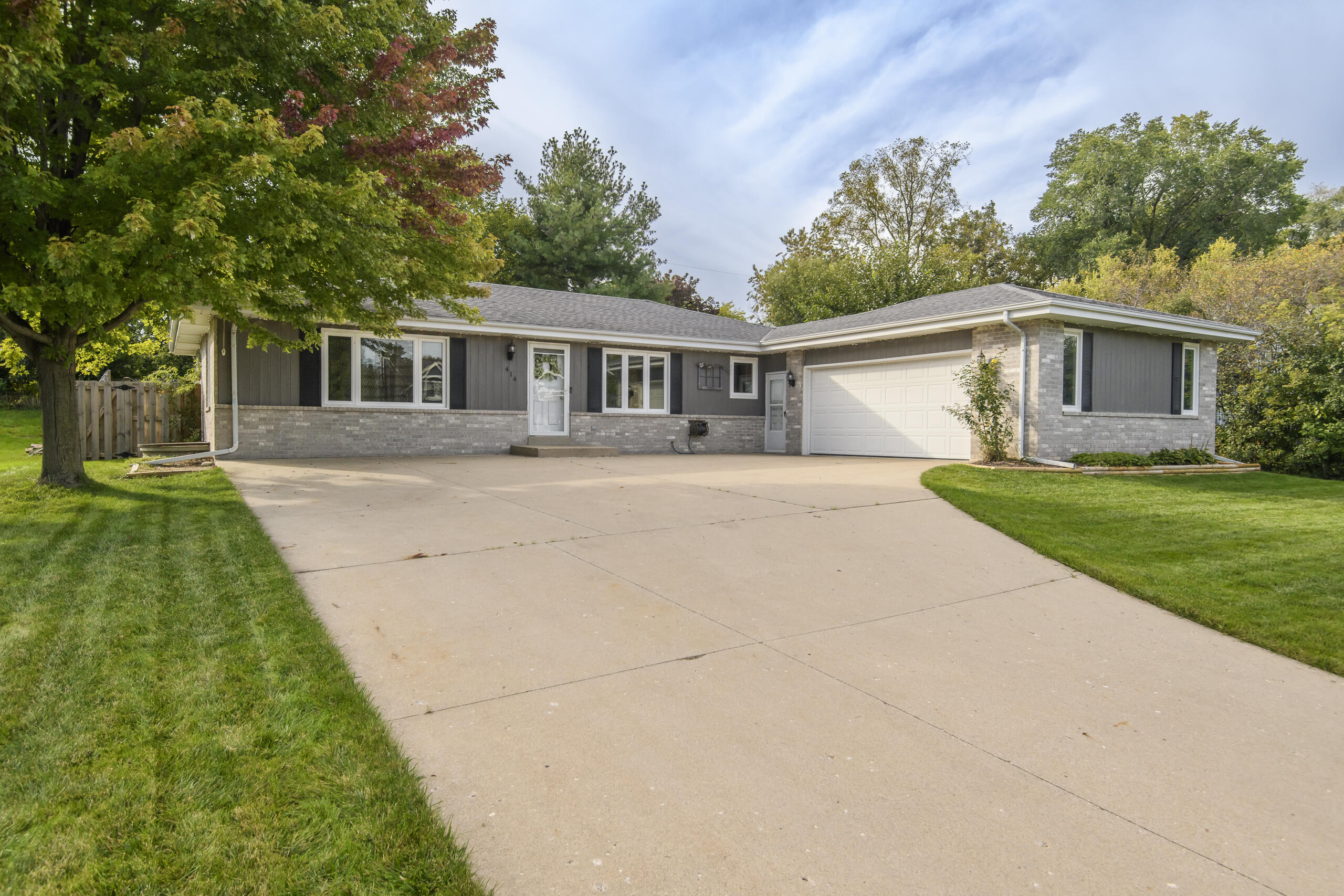414 Whipple Tree Ln Property Photo 1