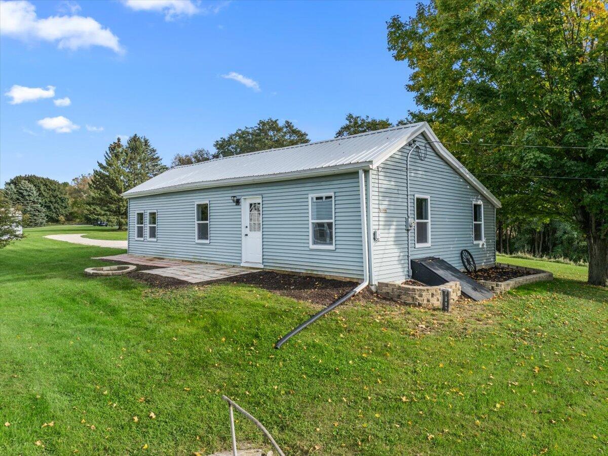 N4044 County Road P - Property Photo 1