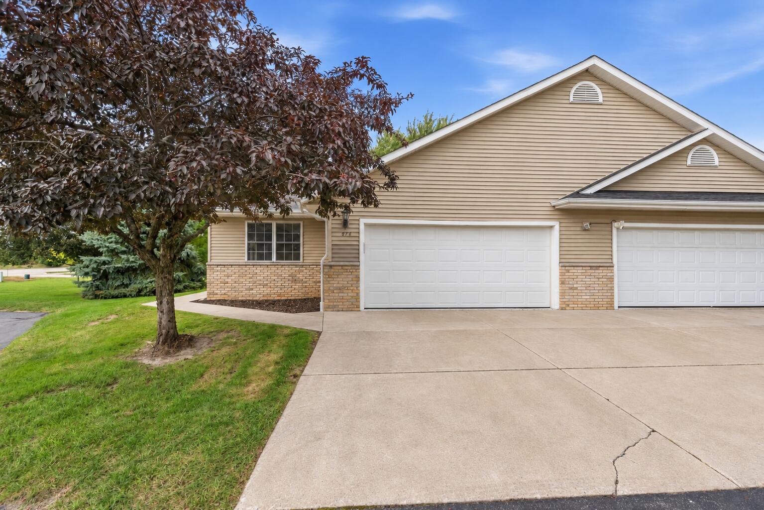 674 County Highway H - Property Photo 1