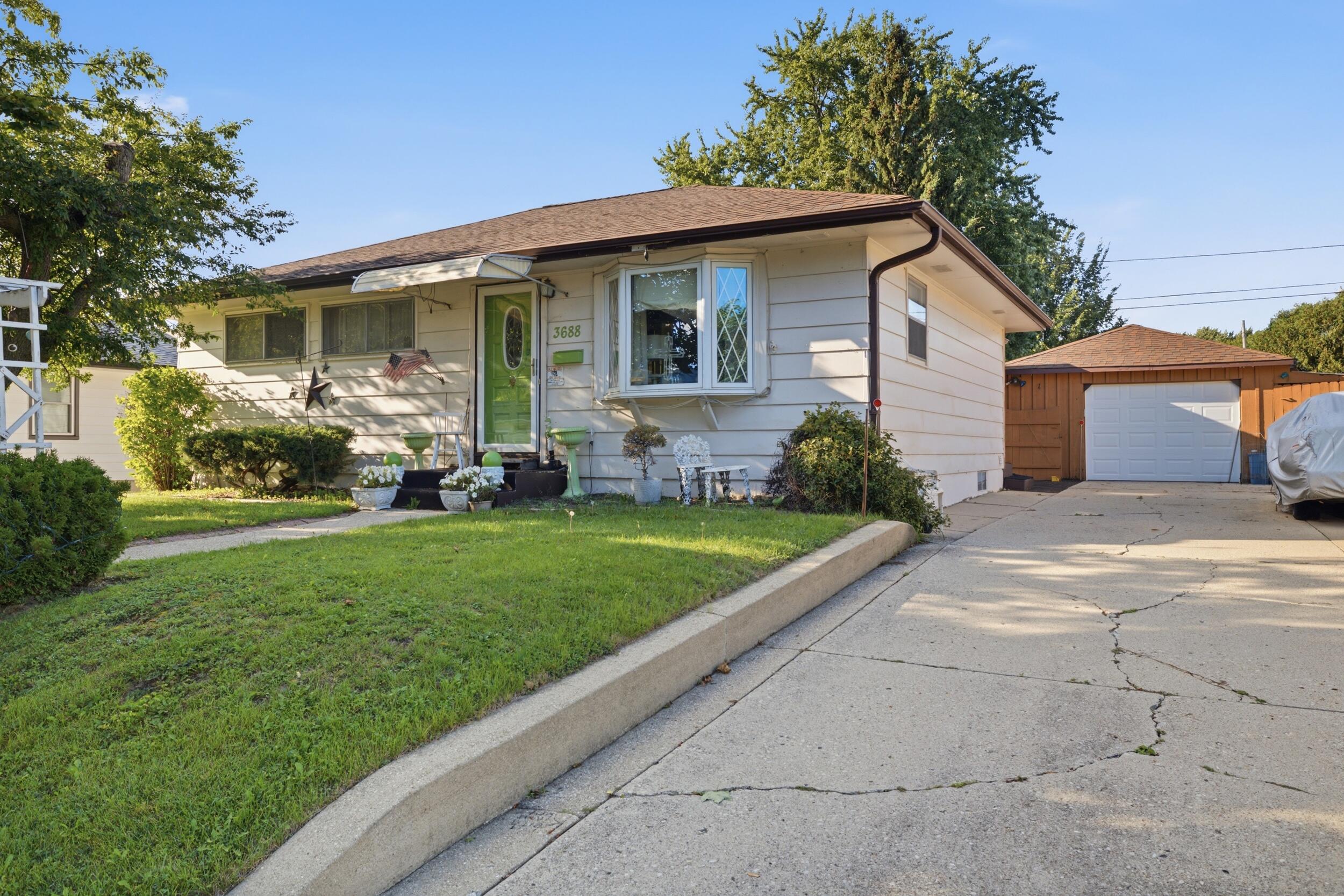 3688 E Klieforth Ave Property Photo 1