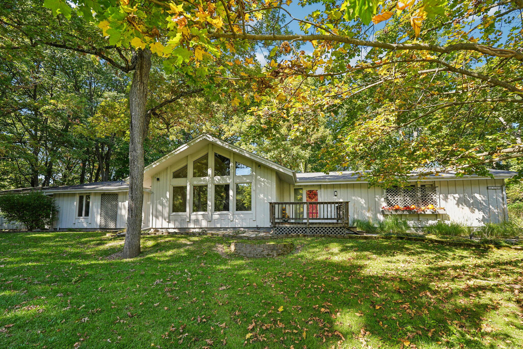 N10w27434 Rolling Ridge Ct Property Photo 1