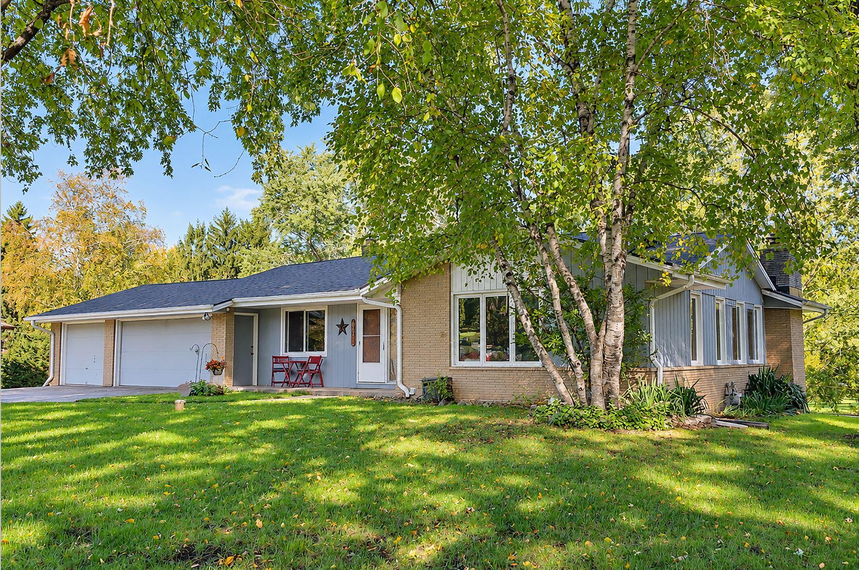 670 Hillcrest Dr Property Photo 1