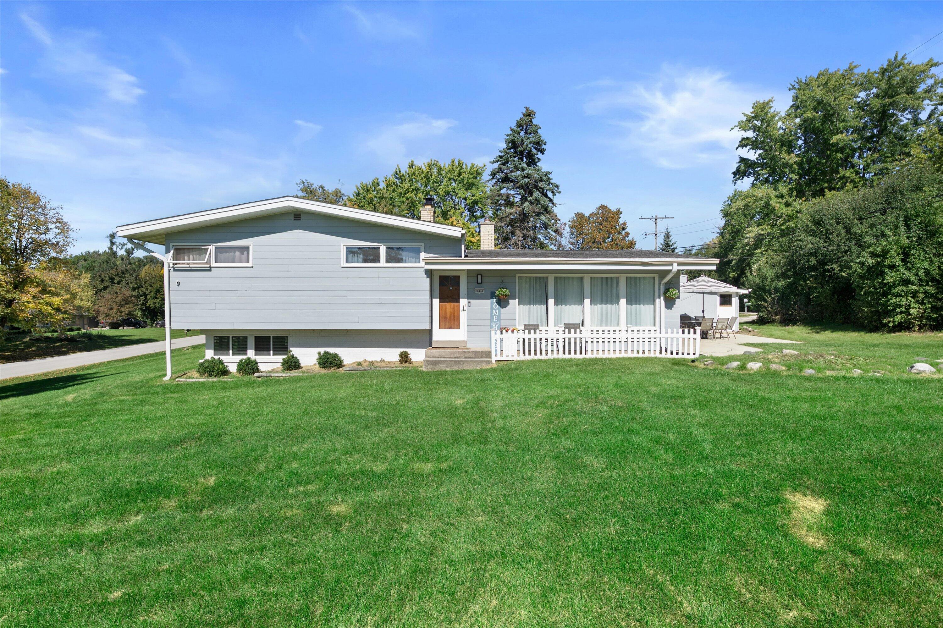 14430 Hyland Dr Property Photo 1