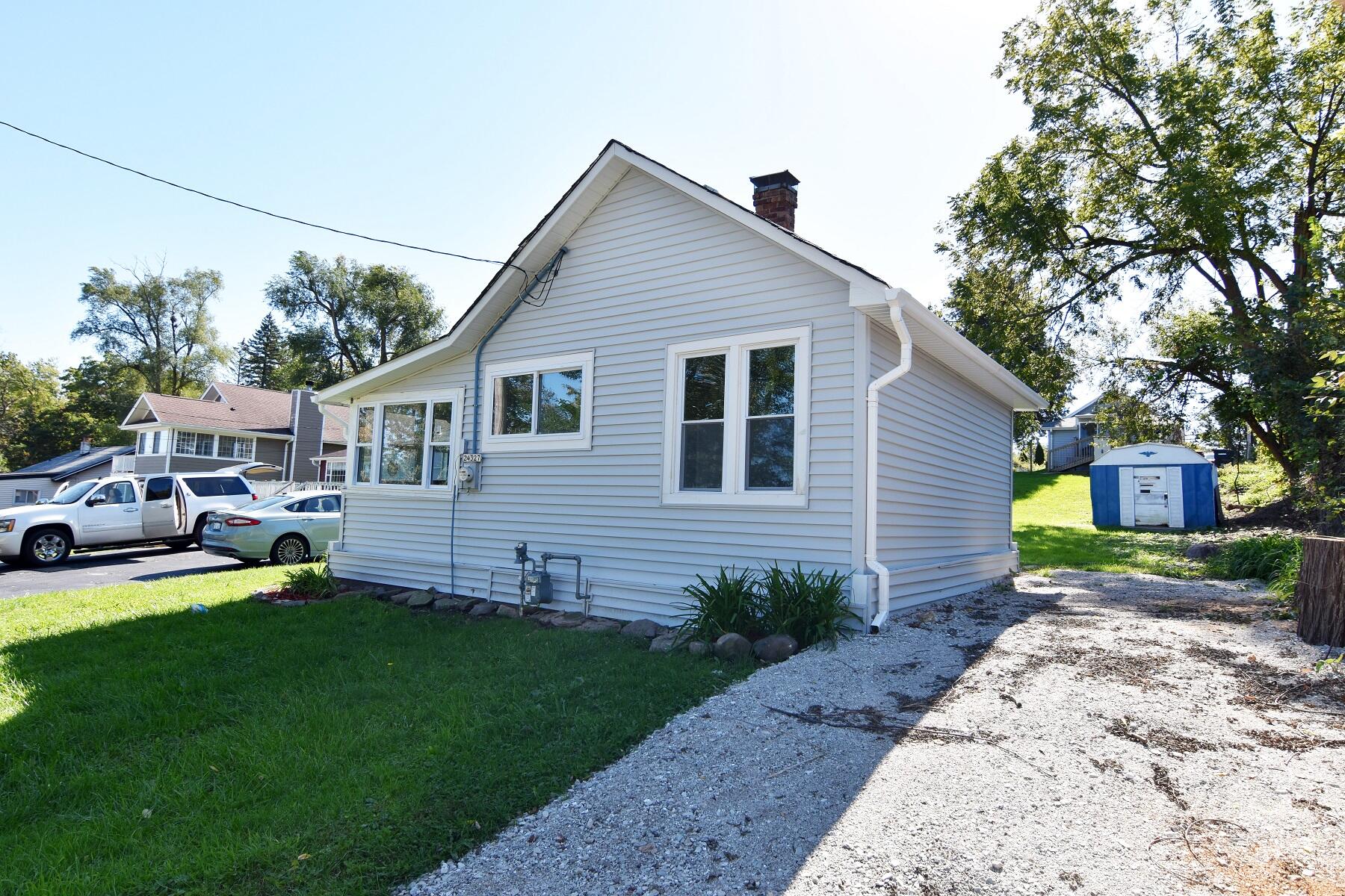 24327 74th St Property Photo 1