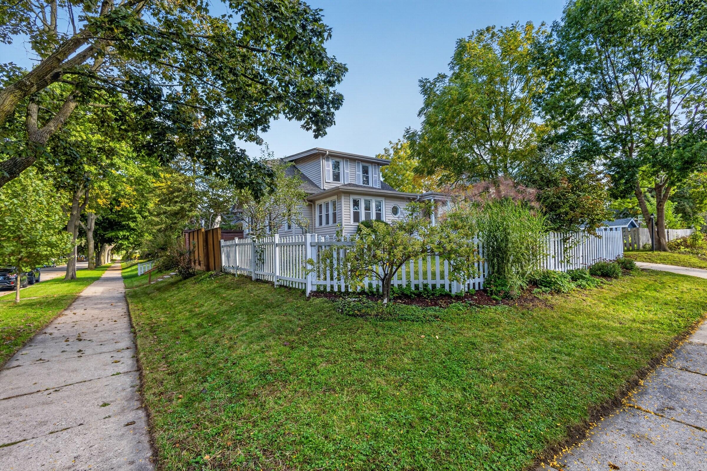 1500 E Kensington Blvd Property Photo 1