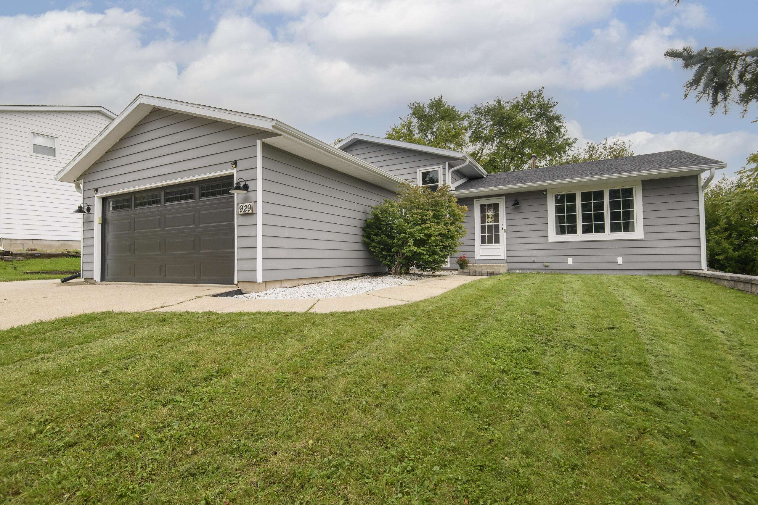 929 Howard St Property Photo 1