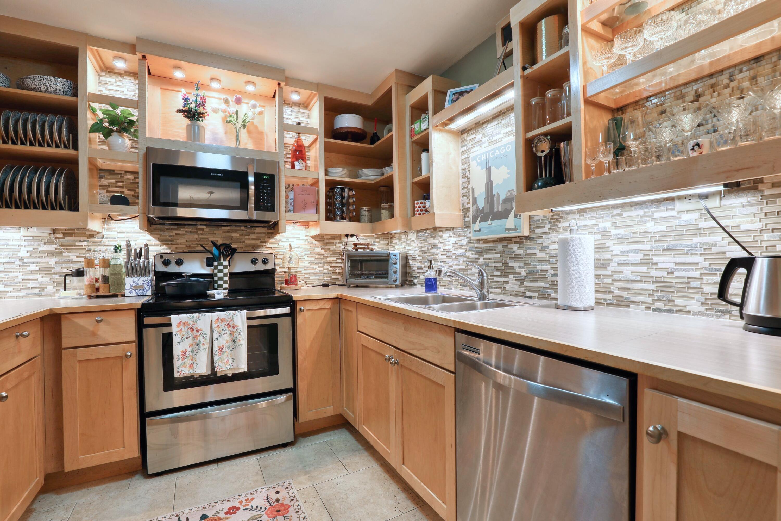 5200 S Tuckaway Blvd Property Photo 1