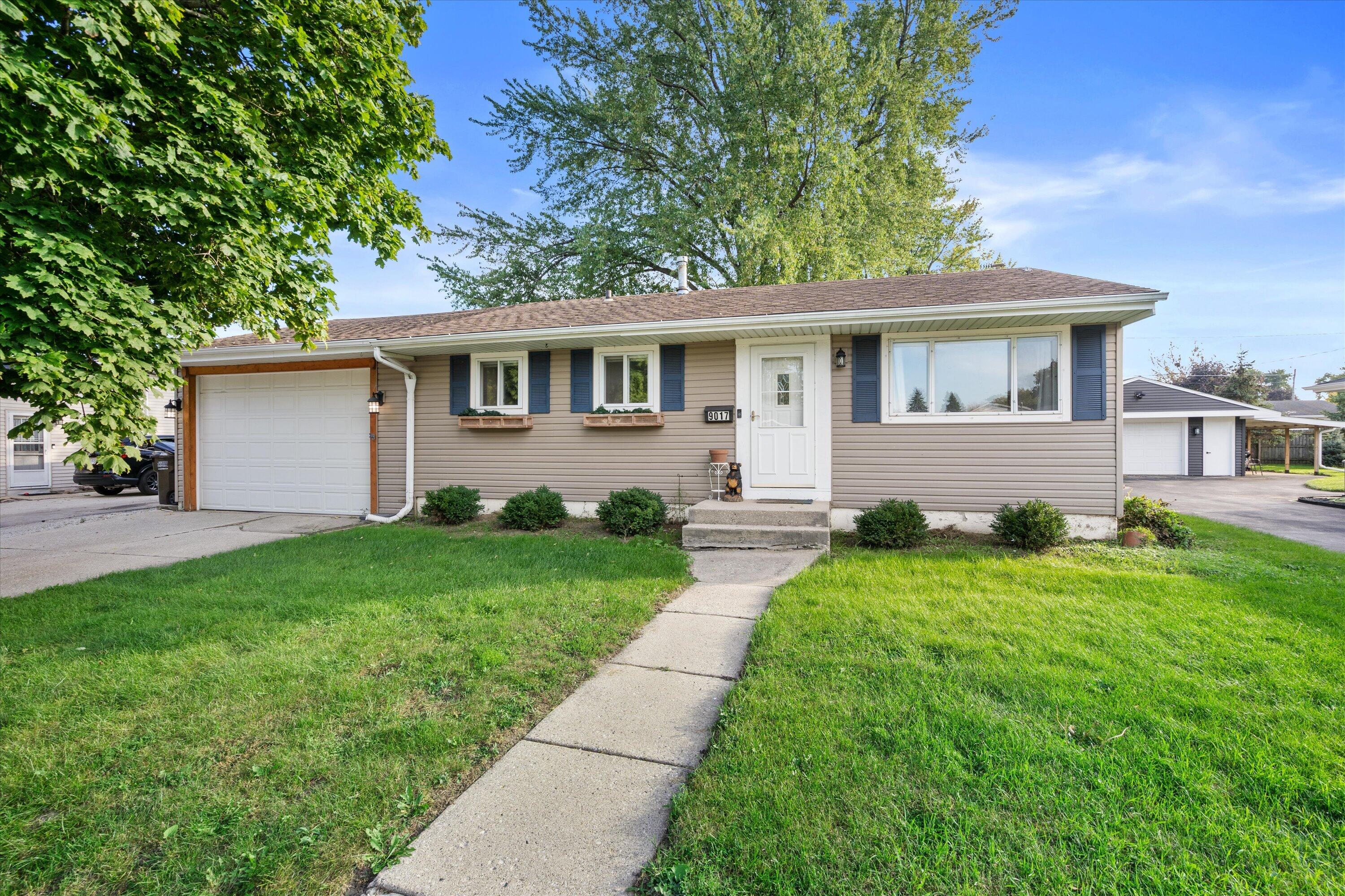9017 Hulda Dr Property Photo 1