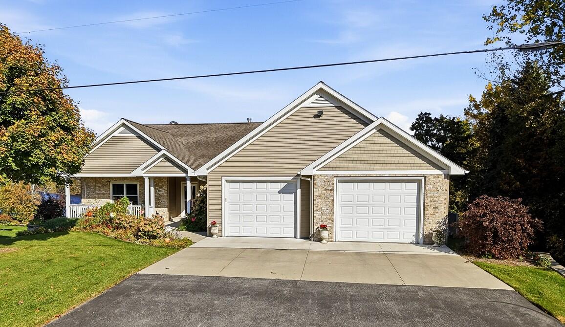 22200 Rockville Rd Property Photo 1