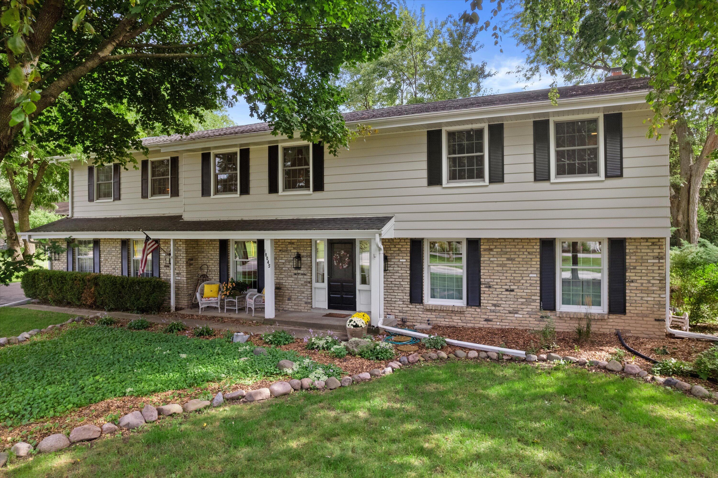 18045 Lamplighter Ln Property Photo 1