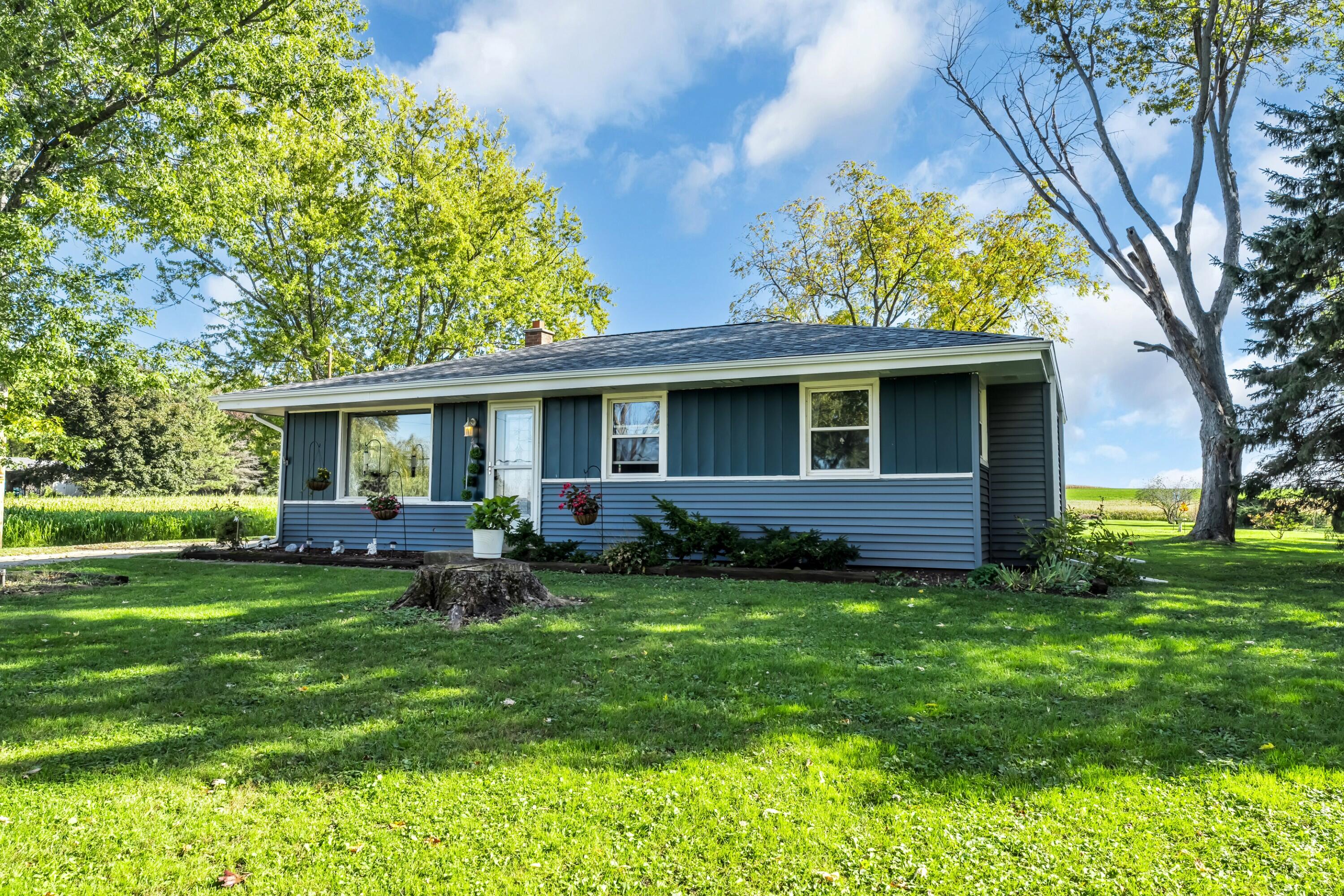 15401 Spring St Property Photo 1