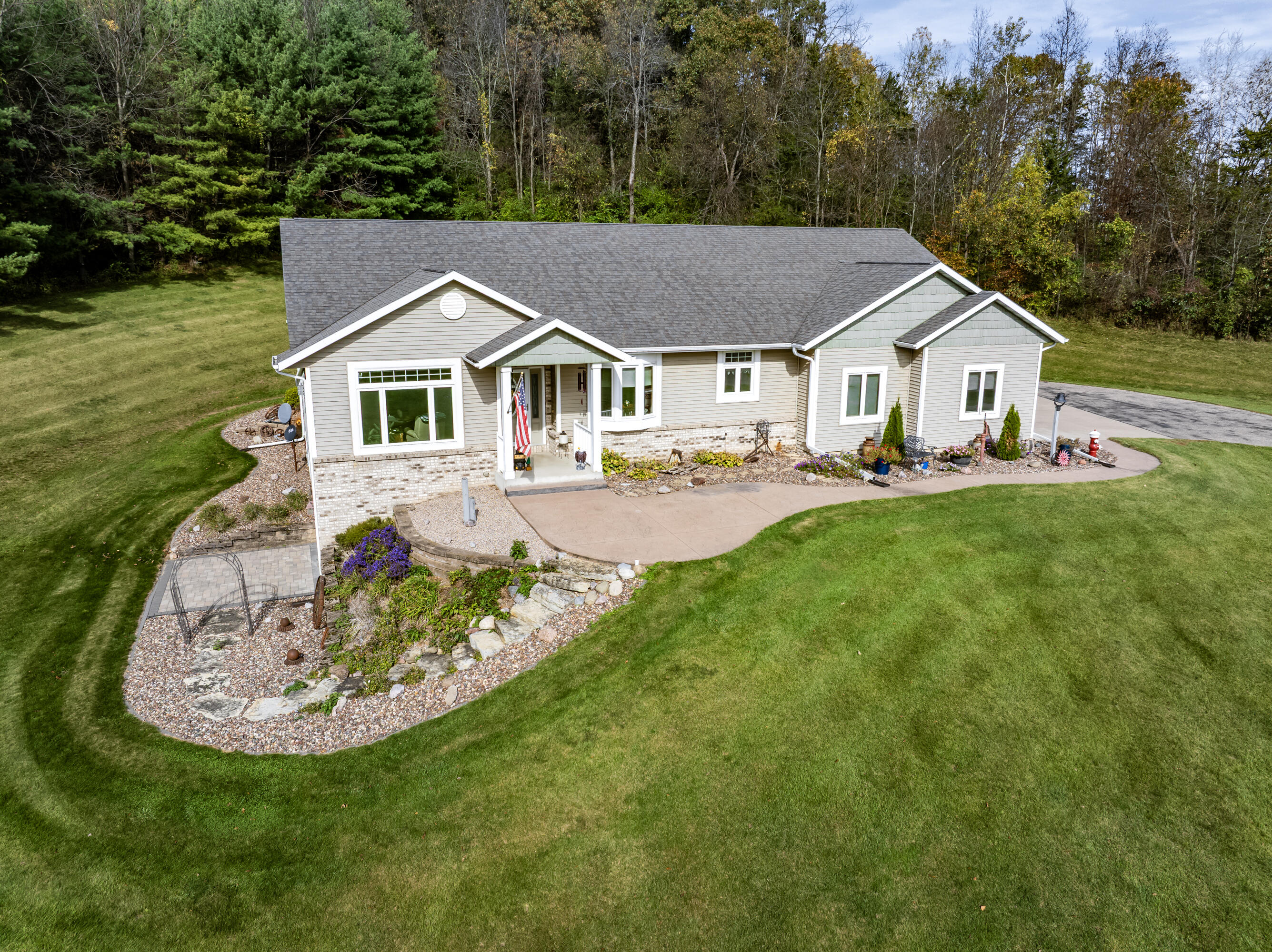 N7815 County Road W - Property Photo 1