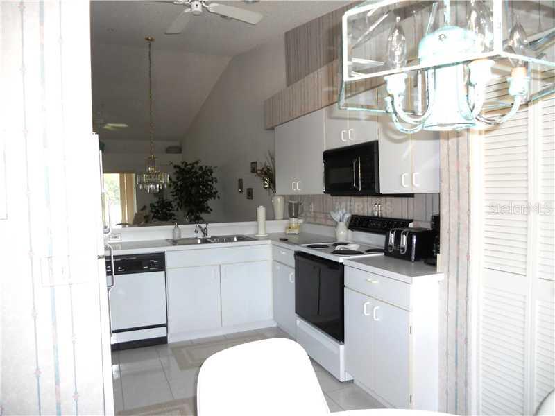 8911 Veranda Way #222 Property Photo 3
