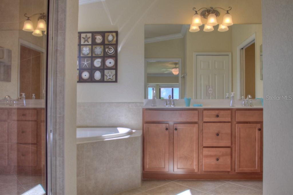 7305 River Hammock Dr #206 Property Photo 17