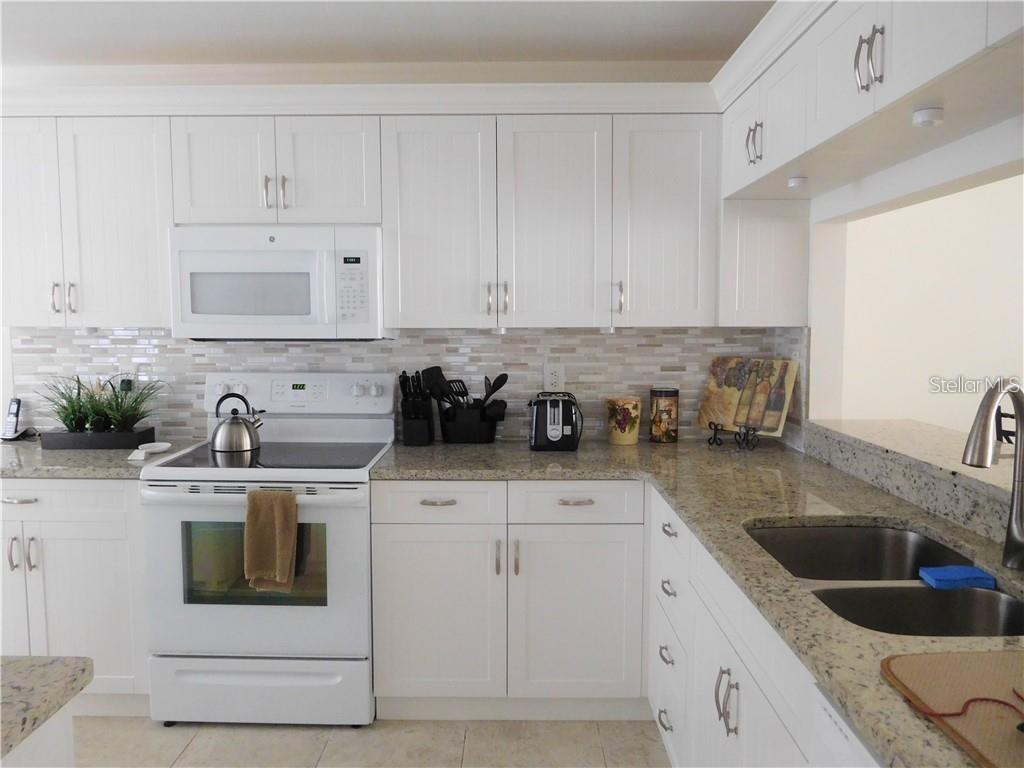 8735 Olde Hickory Ave #8104 Property Photo 3