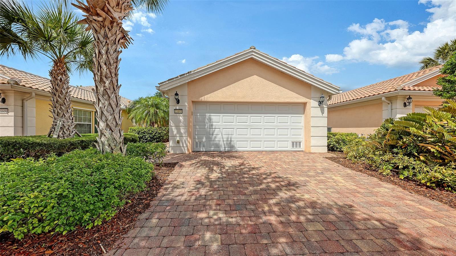 11605 GARESSIO LN Property Photo 1