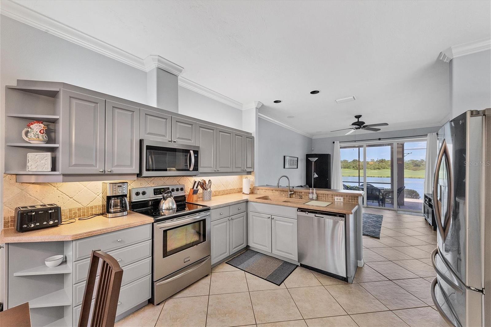 7263 Regina Royale #3 Property Photo 6