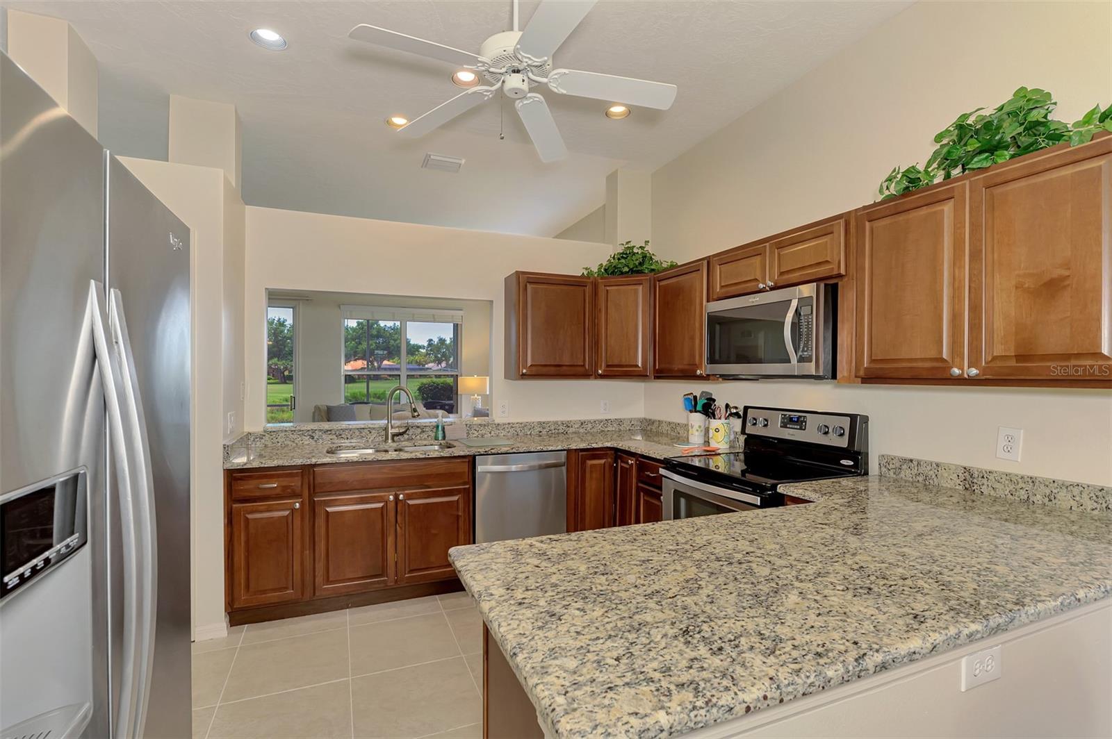 549 Fallbrook Dr Property Photo 10