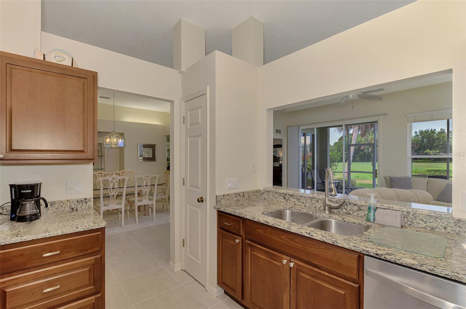 549 Fallbrook Dr Property Photo 15