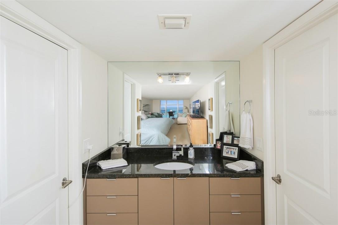 2425 Gulf Of Mexico Dr #7c Property Photo 14